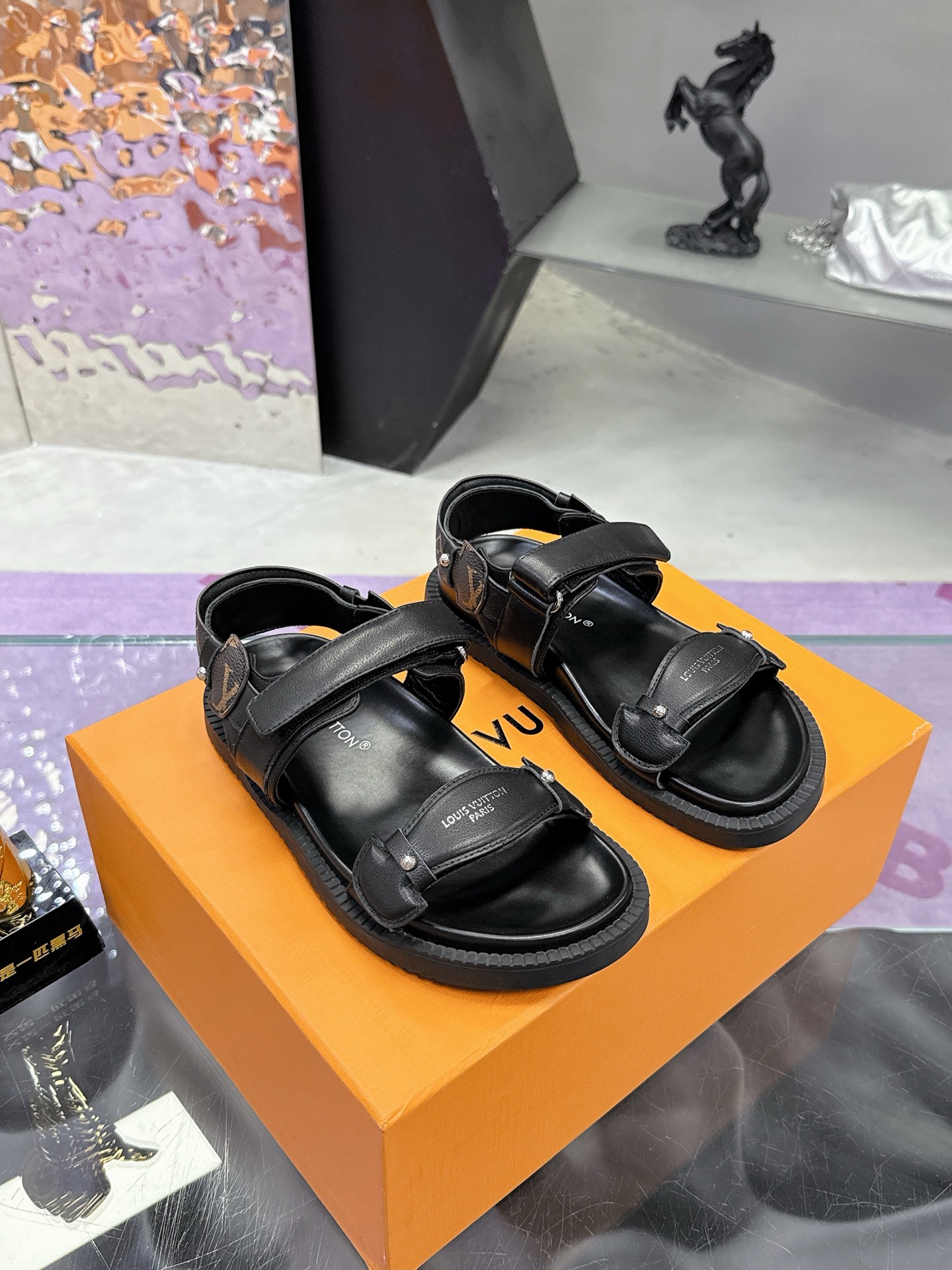 NO:266225,Louis Vuitton Lv sandal series Louis Vuitton summer new slippers are on the market, 1:1 high-end customization, instantly kill all imitations, original mold opening LOGO punching decoration, both fashionable and beautiful, new early spring style top version purchasing level!  Full of high-end feeling!  A popular model from domestic and foreign bloggers, retro and fashionable, beautiful!  Official website main model★ ━━━━━ t ━━━━━━━━━━━━━━━━━━━━━━━━━━━━━━━━━━━━━━━━━━━━━━━━━━━━━━━━━━━━━━━━━━━━━━━━━━━━━━━━━━━━━━━━━━━━━━━━━━━━━━━━━━━━━━━━━━━━━━━━━━━━━━━━━━━━━━━━━━━━━━━━━━━━━━━━━━━━━━━━━�19860909Louis Vuitton Lv凉鞋系列 路易威登夏新款拖鞋火爆上市,1:1高级定制,秒杀一切仿品,原版开模LOGO冲孔装饰,既时尚又美观,早春新款 顶级版本 代购级别！高级感十足！国内外博主刷爆的一款,复古又时髦上脚美炸了！官网主推款★ ━━━━━ t ━━━━━ 鞋面原版牛皮 金属扣 内里进口山羊皮里 大底原版开模耐磨大底 码数35-42（41 42 定制） 包装全套精美抽屉盒,凉鞋,louis vuitton,louis vuitton,louis vuitton,sandals,slippers,cowhide,sheepskin,Women's Shoes