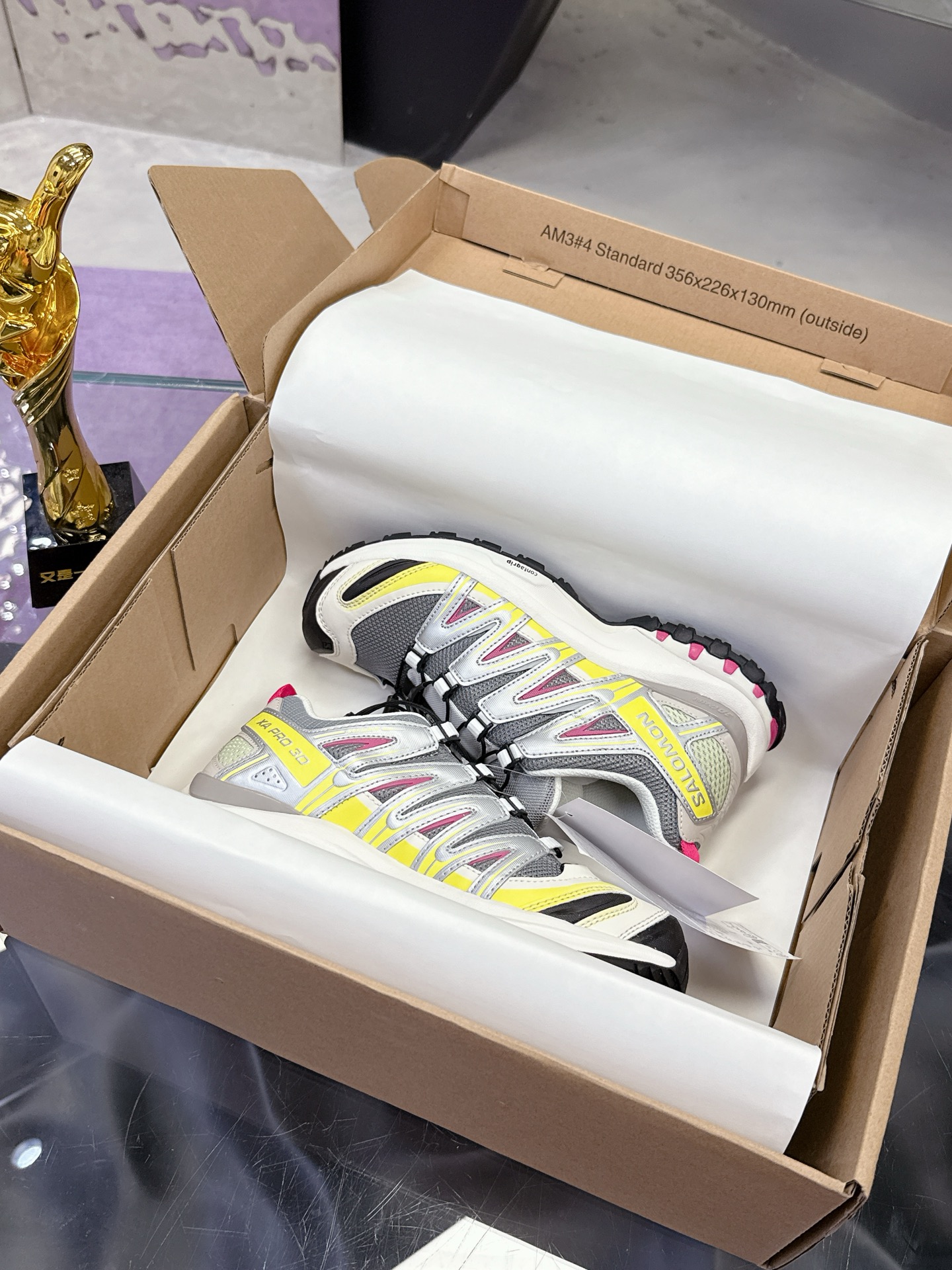 NO:423437,Original version Salomon XA PRO 3D ADV Salomon outdoor trail running shoes Outdoor hiking shoes series Travel essentials The upper adopts SENSIFIT fit technology, all-round fitting to wrap the foot shape, heel sole traction design, provides strong grip performance, more adaptable to rough roads in the wild Its 3D ADVANCED CHASSIS chassis The material is lightweight and large, and the nail teeth design is more stable and protective The sole is easily worn and used to wear CONTAGRIP high wear-resistant materials to cope with the test of long-distance running of urban hard roads Official size 36-45, casual shoes/sports shoes, sneakers19860909原装版 Salomon XA PRO 3D ADV 萨洛蒙户外越野跑鞋 户外登山鞋系列 旅游必备 鞋面采用SENSIFIT贴合技术 全方位贴合包裹脚型 鞋跟部鞋底牵引设计 提供强大的抓地性能 更适应野外崎岖不平的道路 其3D ADVANCED CHASSIS底盘 材料轻量大化 钉齿设计更具稳定性、防护性 鞋底易磨损区运用CONTAGRIP高耐磨材料 应对城市硬质路面长距离跑考验 官方尺码36-45,休闲鞋/运动鞋,sneakers,Women's Shoes