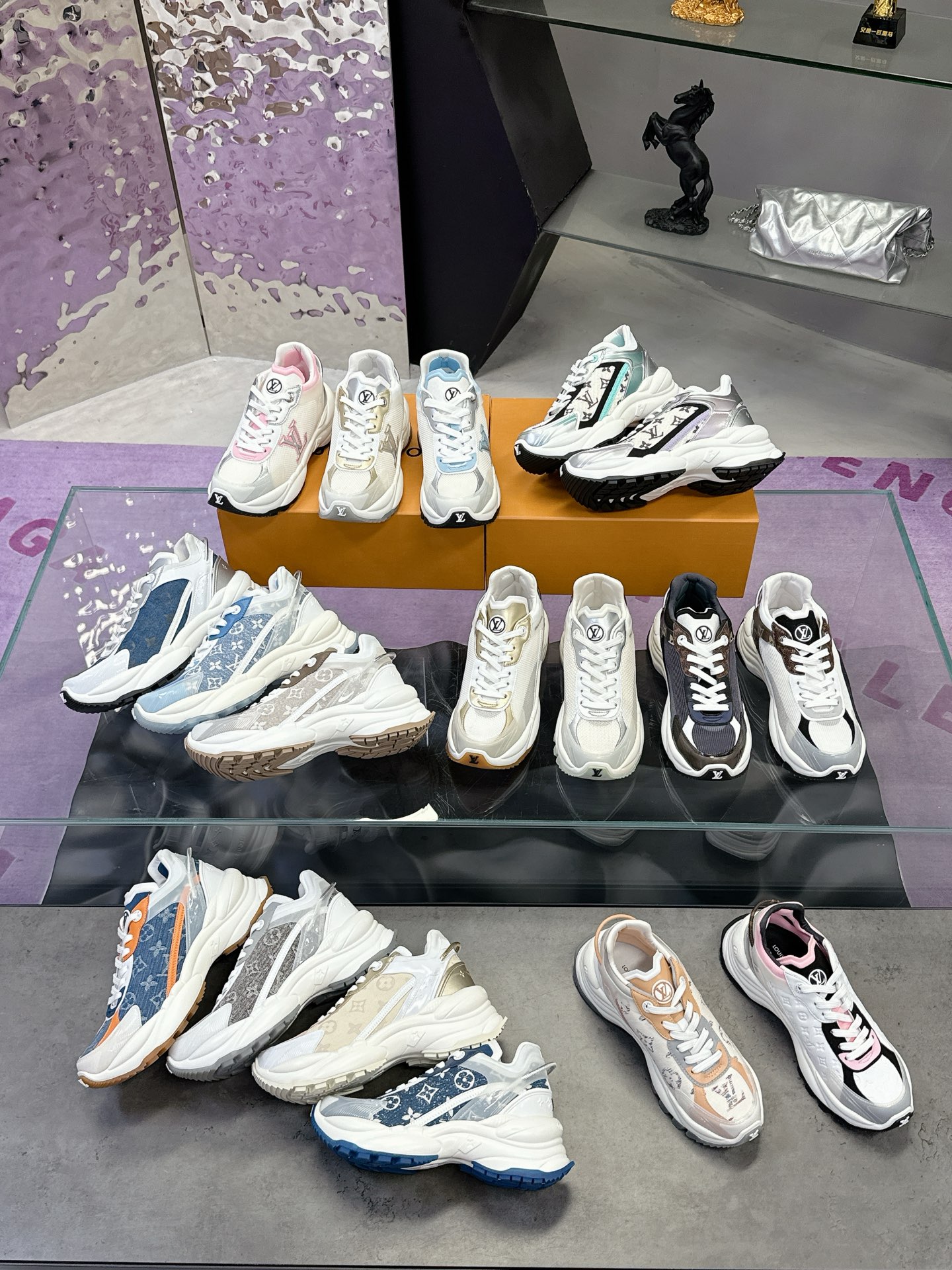 NO:347026,Lv full series couple sports shoes, louis vuitton, sneakers19860909Lv全系列 情侣款 运动鞋,,louis vuitton,sneakers,Men's shoes