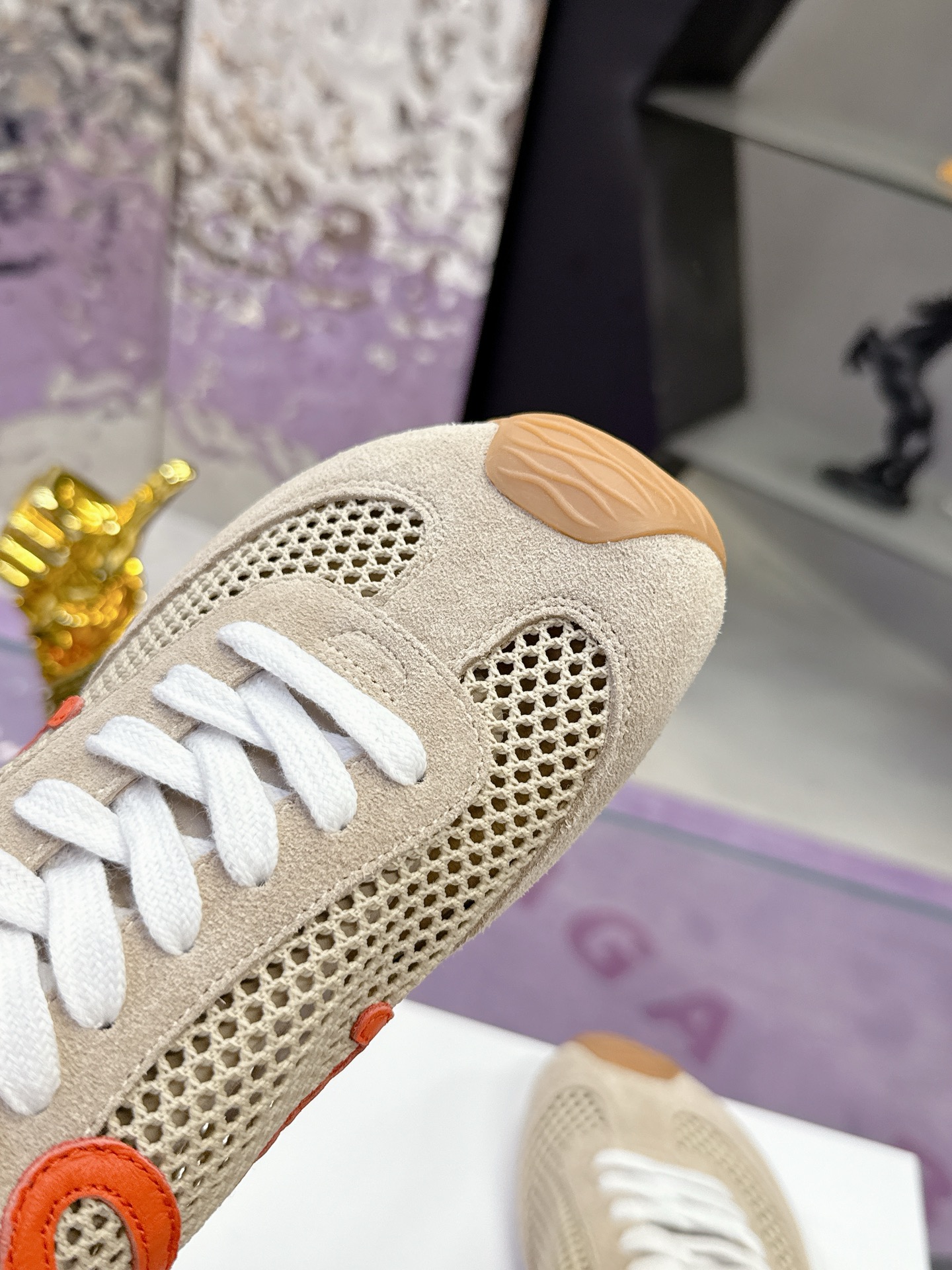 “Loewe Ballet Runner 2.0: Super Sticky Asymmetric Ballet Shoes with Enhanced Comfort and Design | Price: $576” - 图片 6
