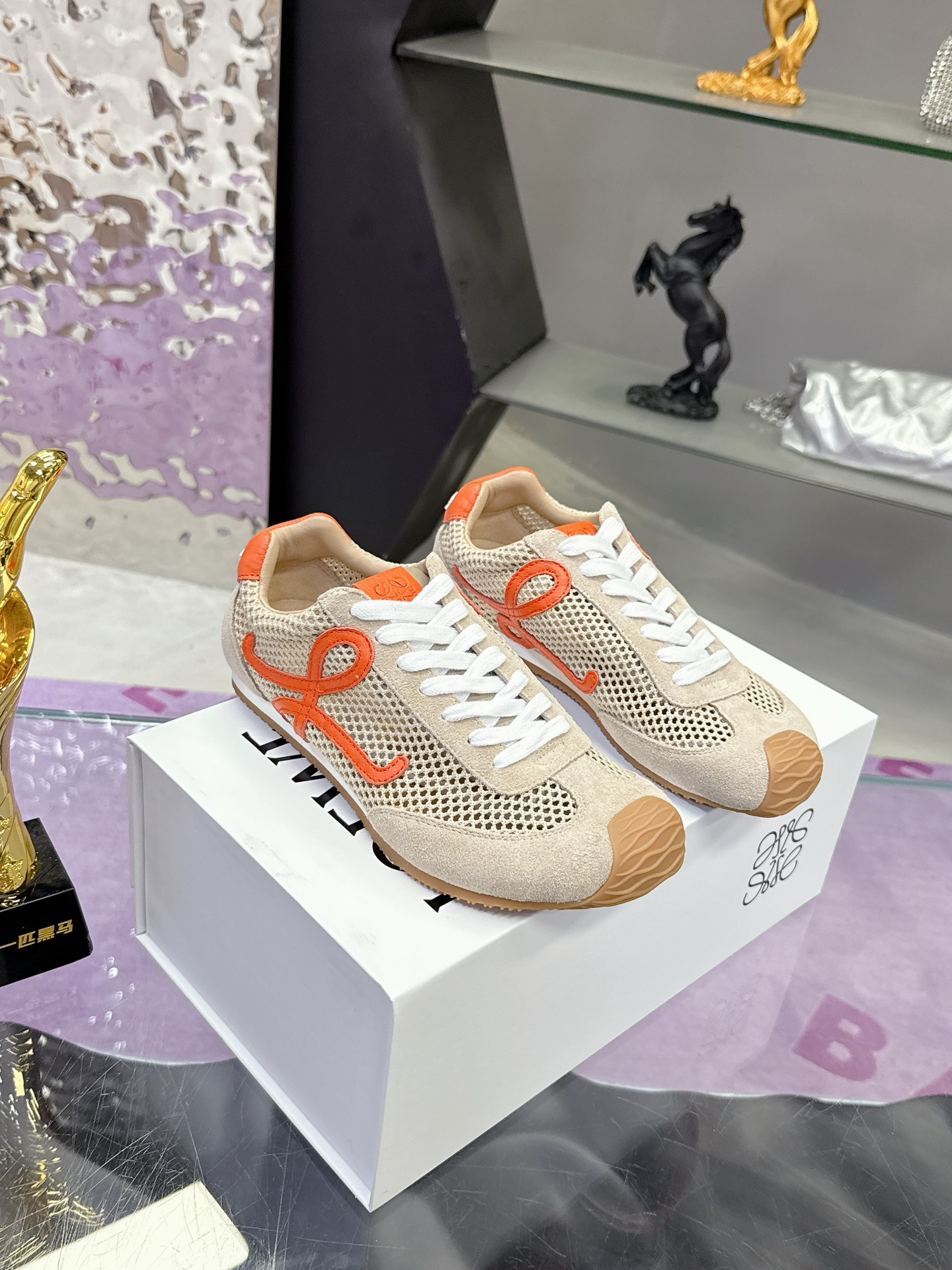 “Loewe Ballet Runner 2.0: Super Sticky Asymmetric Ballet Shoes with Enhanced Comfort and Design | Price: $576” - 图片 1