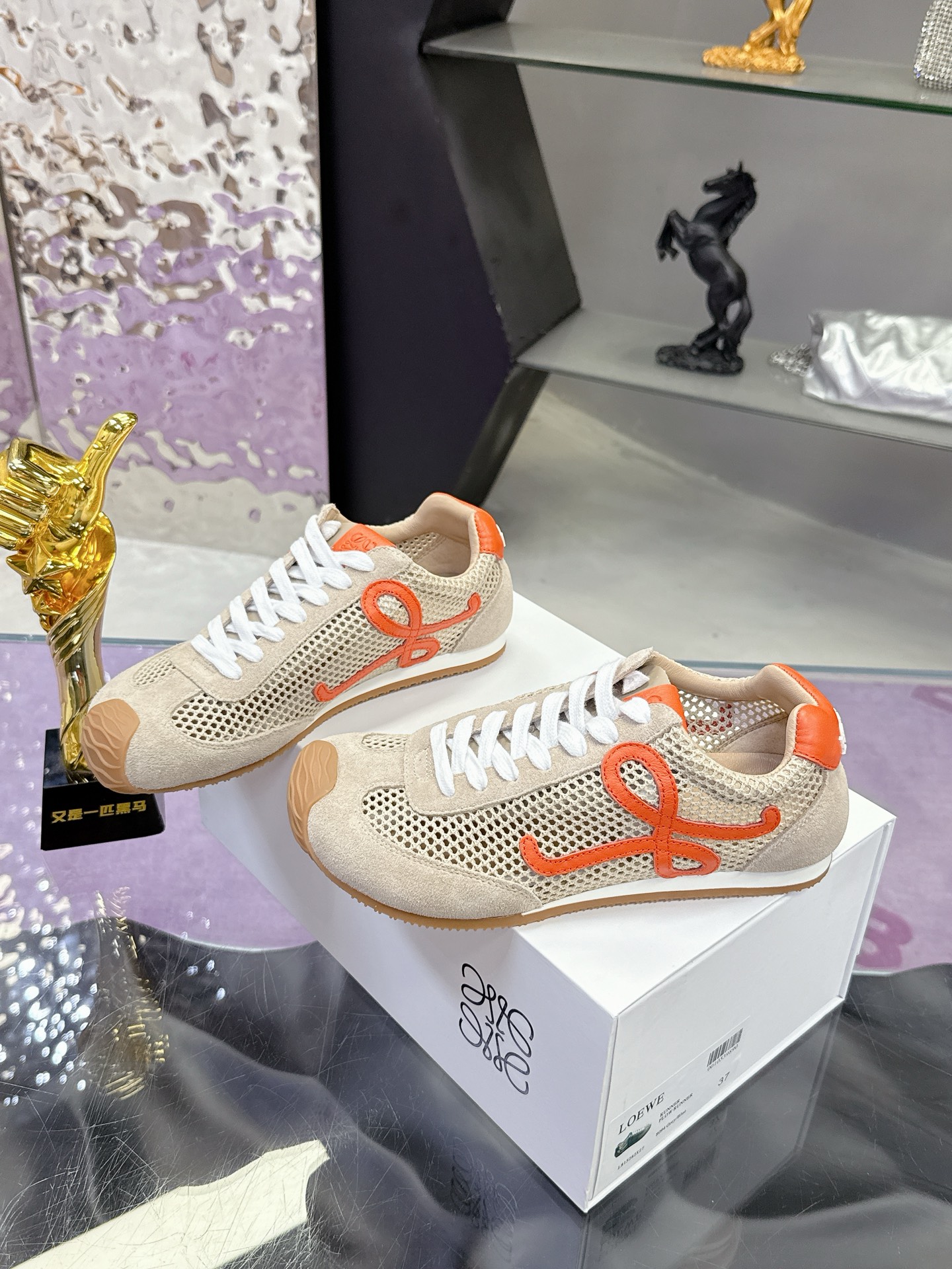 “Loewe Ballet Runner 2.0: Super Sticky Asymmetric Ballet Shoes with Enhanced Comfort and Design | Price: $576” - 图片 3