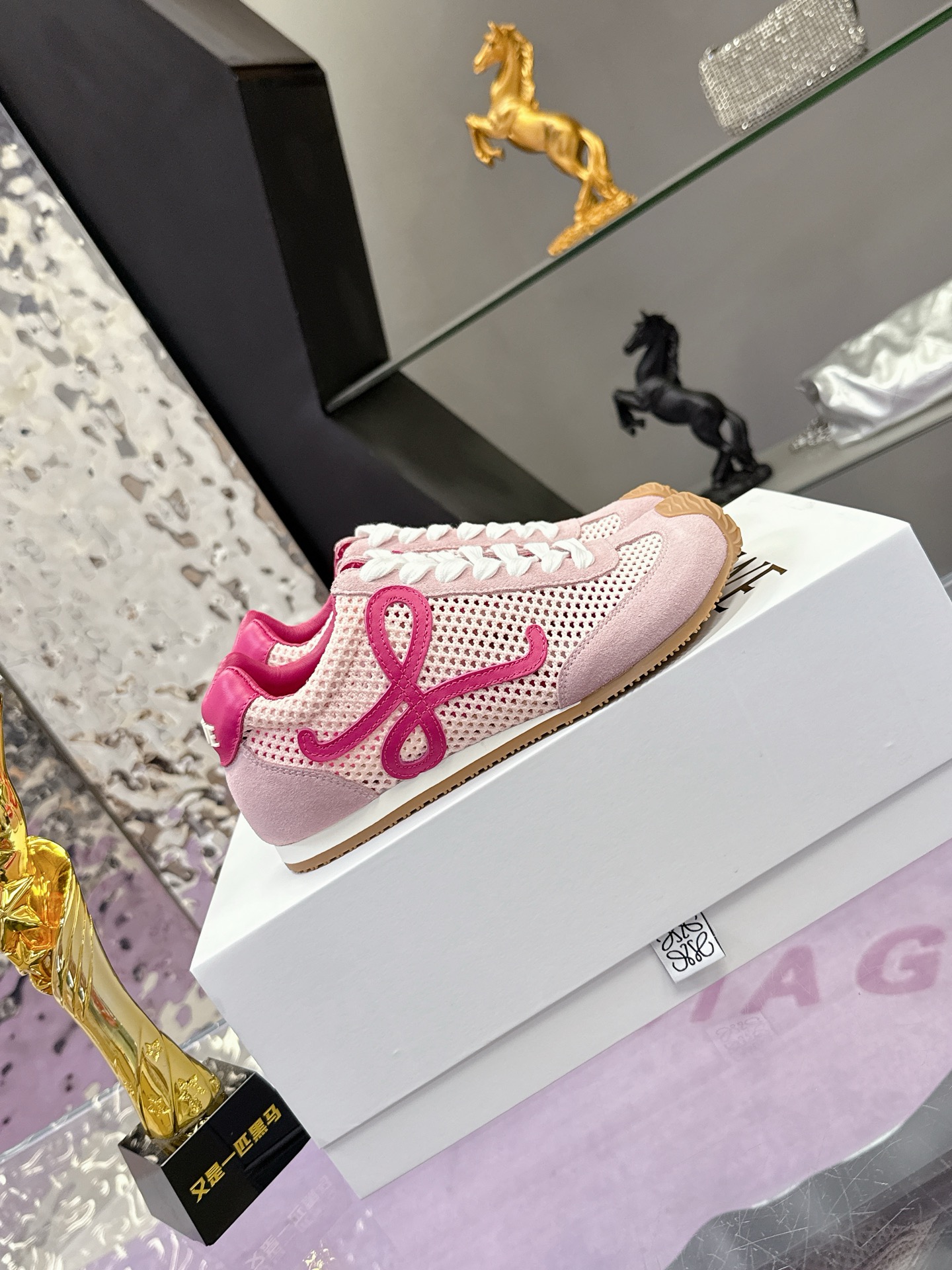 Title: Loewe Ballet Runner 2.0 Women’s Shoes Price: $576 Summary: Stylish ballet shoes with Loewe logo design, supersoft base, waveline rubber, and - 图片 2