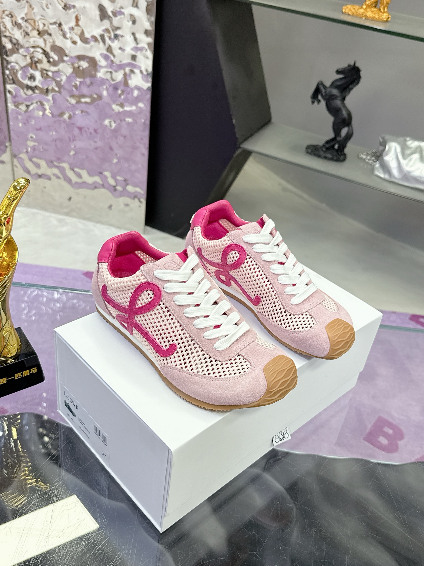 Title: Loewe Ballet Runner 2.0 Women’s Shoes Price: $576 Summary: Stylish ballet shoes with Loewe logo design, supersoft base, waveline rubber, and - 图片 1