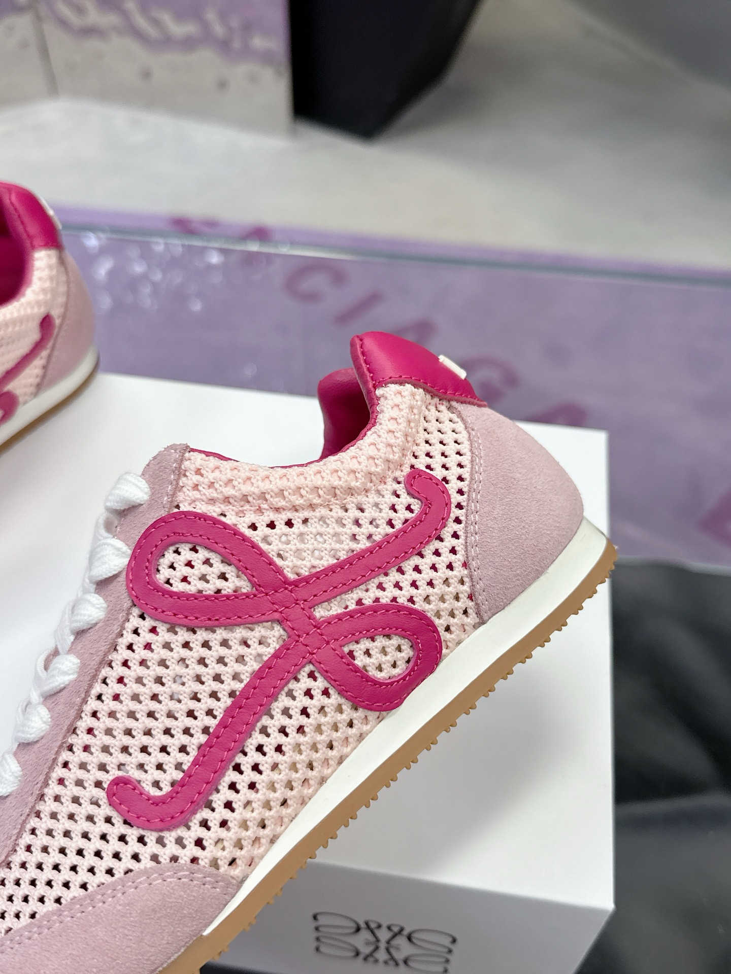 Title: Loewe Ballet Runner 2.0 Women’s Shoes Price: $576 Summary: Stylish ballet shoes with Loewe logo design, supersoft base, waveline rubber, and - 图片 7