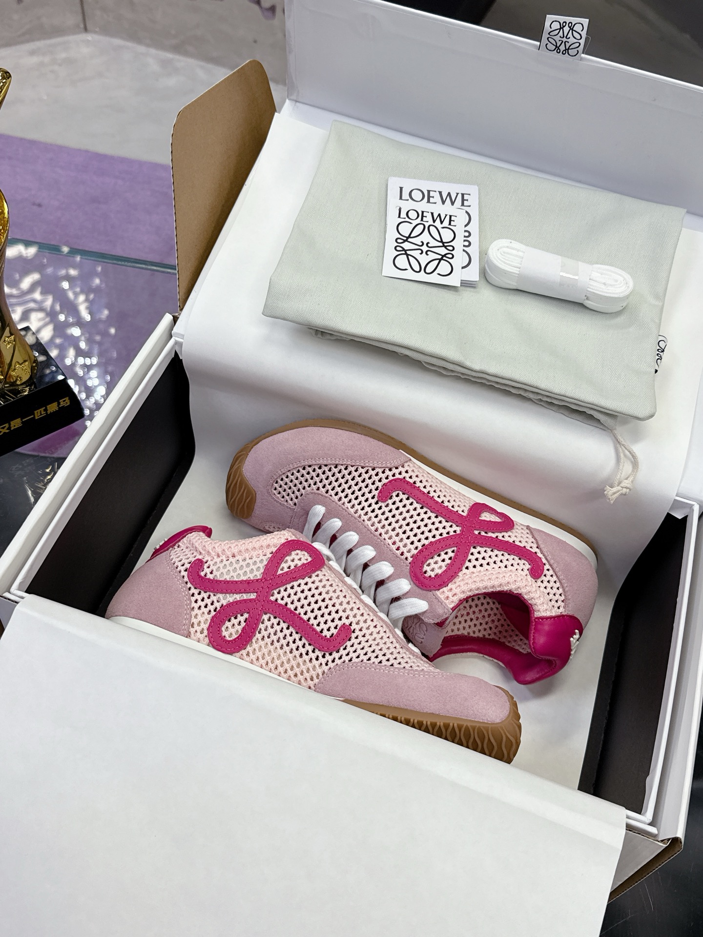 Title: Loewe Ballet Runner 2.0 Women’s Shoes Price: $576 Summary: Stylish ballet shoes with Loewe logo design, supersoft base, waveline rubber, and - 图片 9