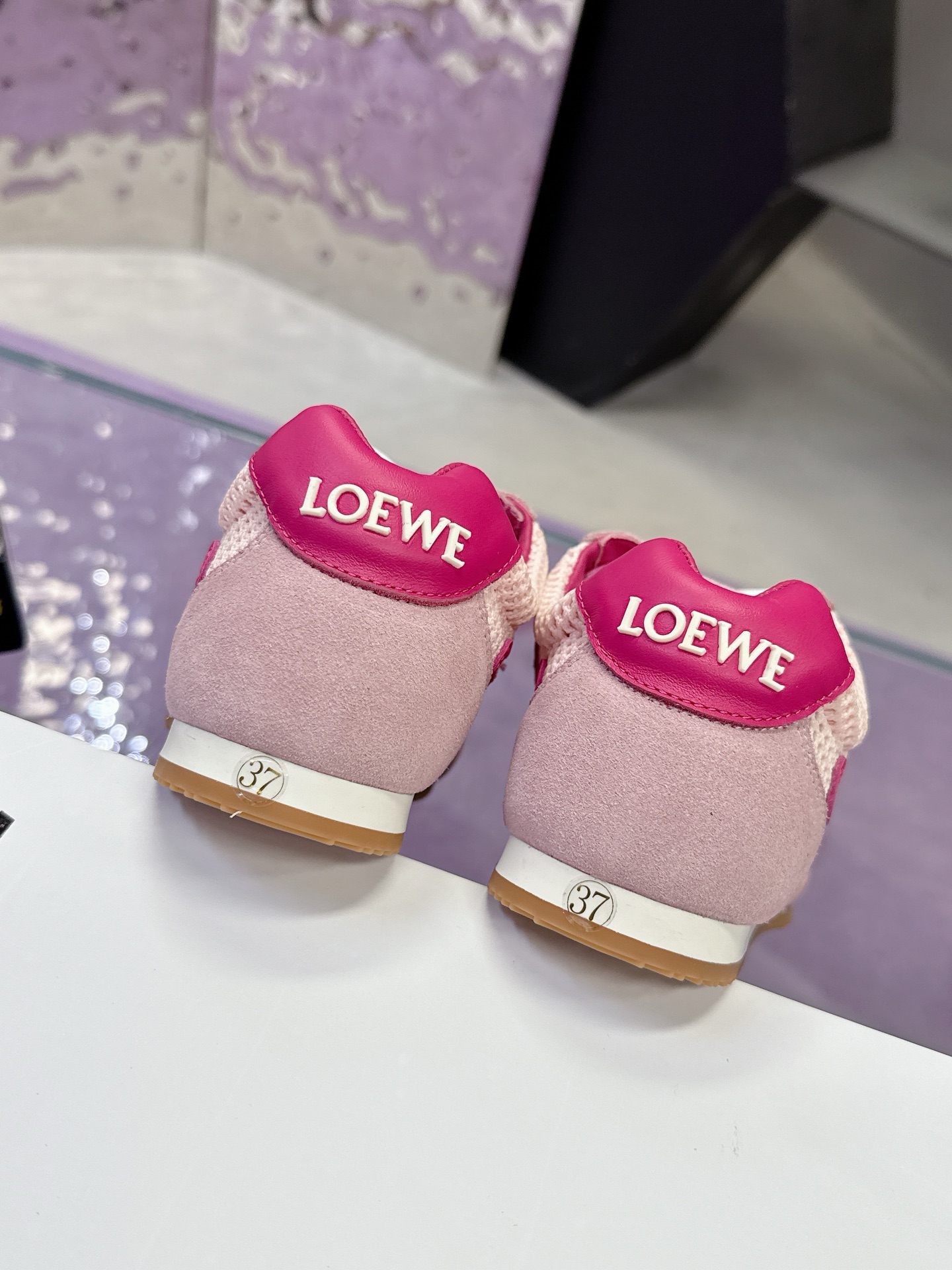 Title: Loewe Ballet Runner 2.0 Women’s Shoes Price: $576 Summary: Stylish ballet shoes with Loewe logo design, supersoft base, waveline rubber, and - 图片 8