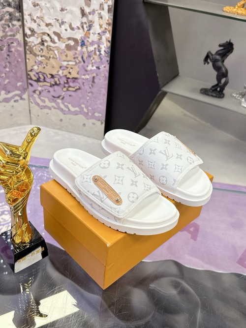Louis Vuitton LV 2025 Men's White Leather Monogram Print Summer Slides 1 Louis Vuitton LV 2025 Men's White Leather Monogram Print Summer Slides