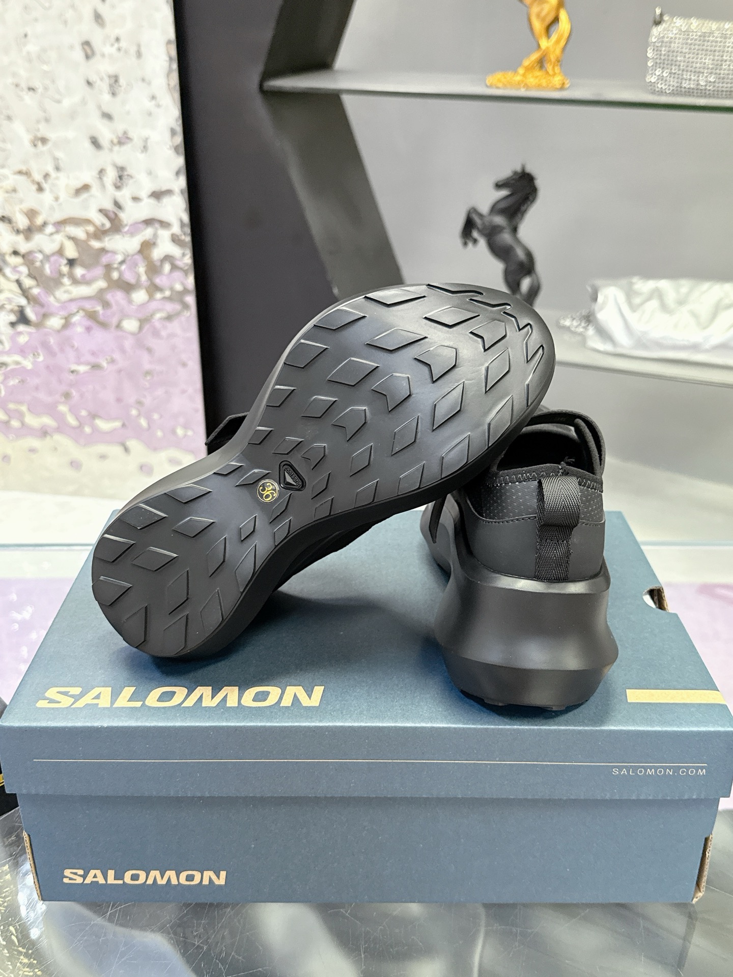 “600Females Sneakers: Comme des Garcons x Salomon Mary Jane, Size 35-40, Original Packaging” - 图片 8