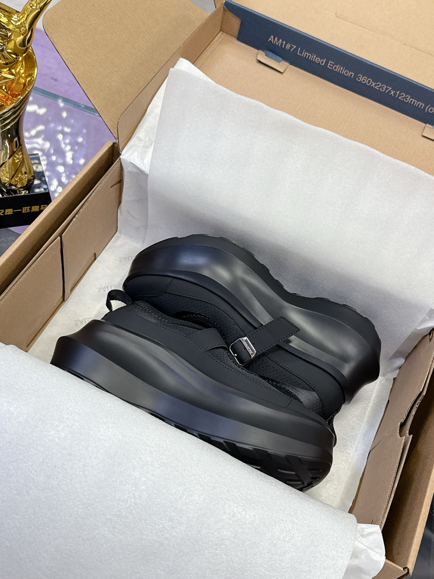 “600Females Sneakers: Comme des Garcons x Salomon Mary Jane, Size 35-40, Original Packaging” - 图片 9