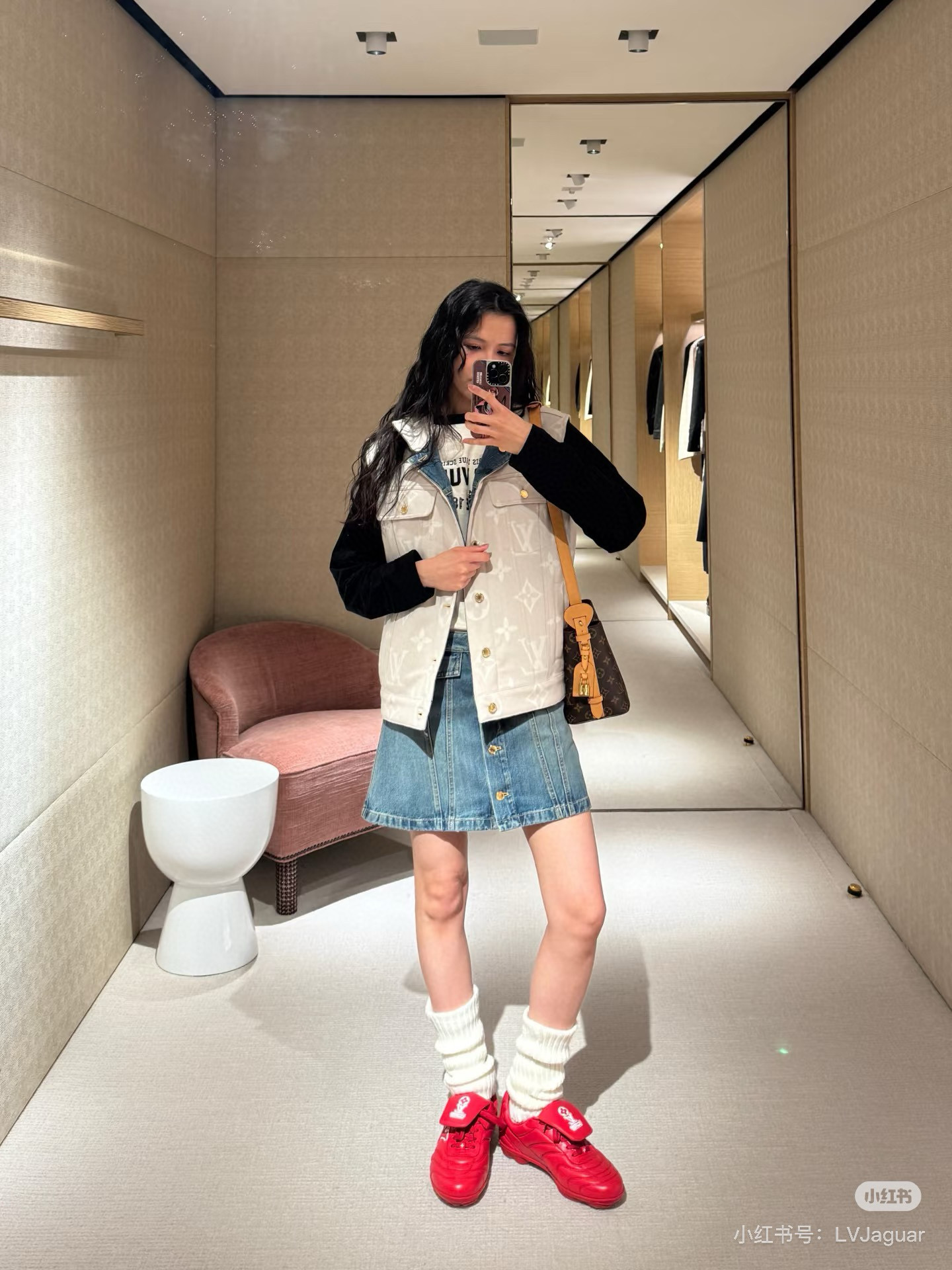 NO:423304,Lv football shoes couples' footwear demonstration, casual shoes/sports shoes, louis vuitton, sneakers19860909Lv足球鞋 情侣款上脚示范,休闲鞋/运动鞋,louis vuitton,sneakers,Women's Shoes