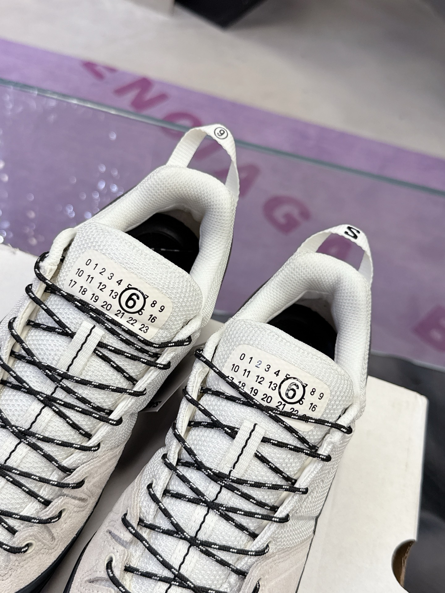 Salomon x MM6 Joint Magella X-Alp Series Sneakers Specifications: Price, Edition, Fabric, Sole, Sizes. - 图片 6