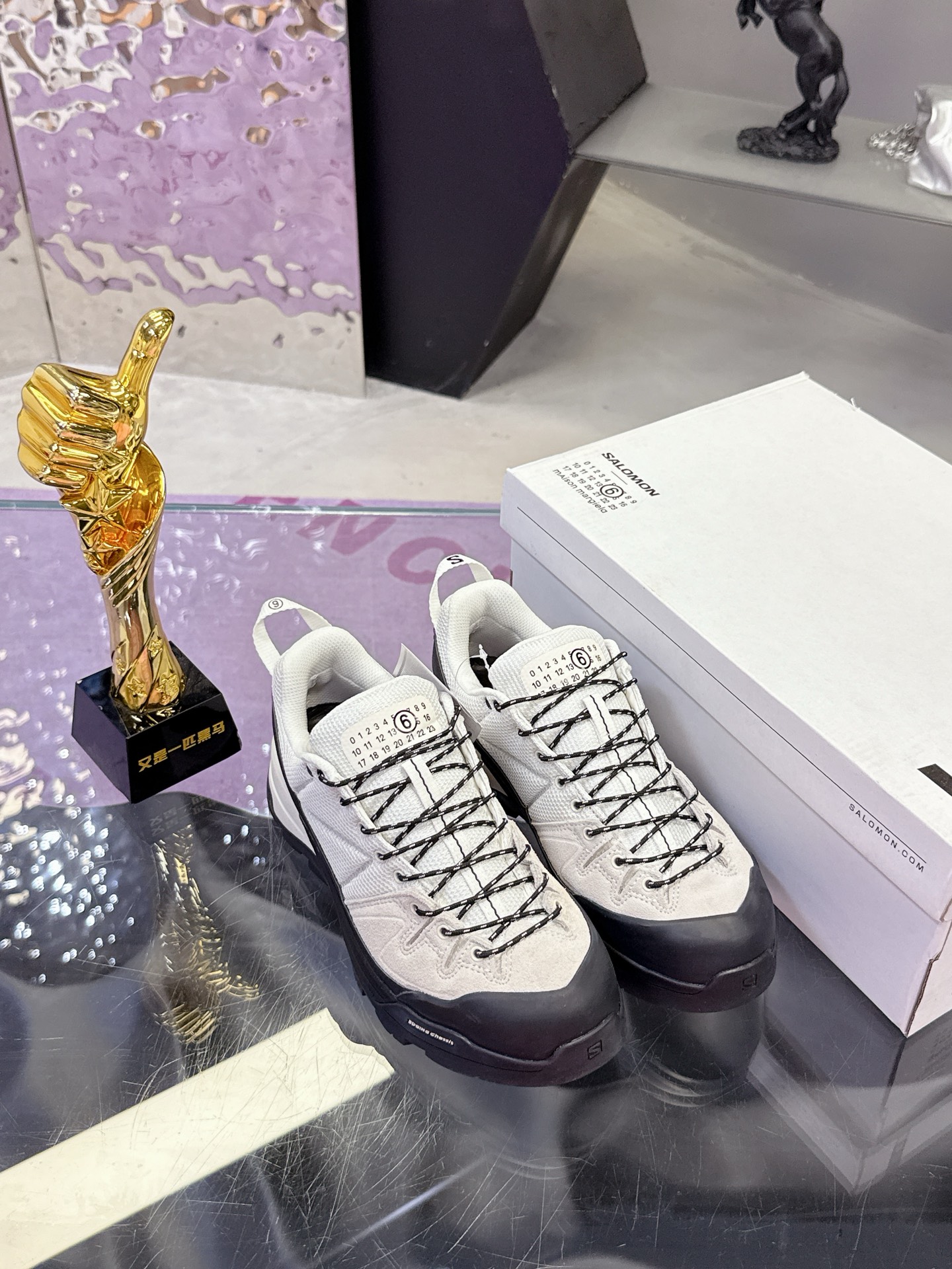 Salomon x MM6 Joint Magella X-Alp Series Sneakers Specifications: Price, Edition, Fabric, Sole, Sizes. - 图片 4