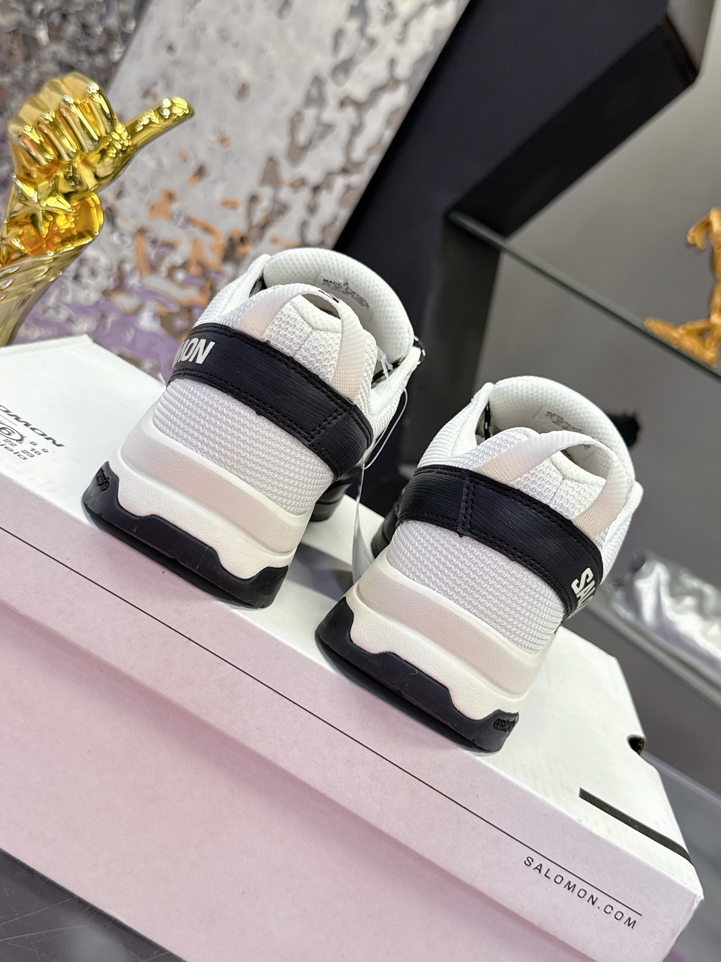 Salomon x MM6 Joint Magella X-Alp Series Sneakers Specifications: Price, Edition, Fabric, Sole, Sizes. - 图片 7