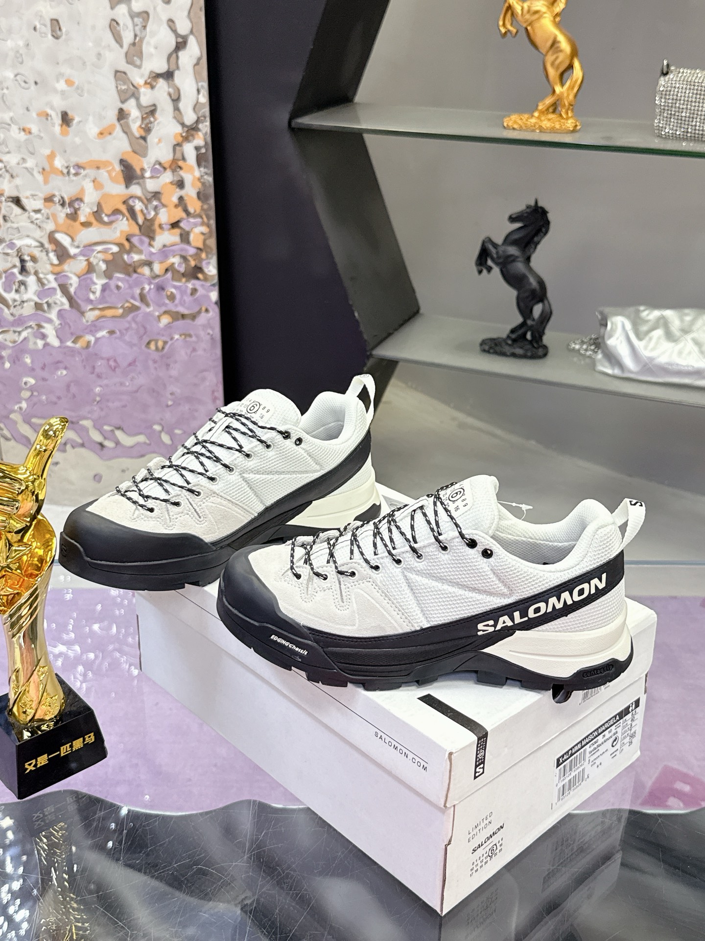 Salomon x MM6 Joint Magella X-Alp Series Sneakers Specifications: Price, Edition, Fabric, Sole, Sizes. - 图片 3