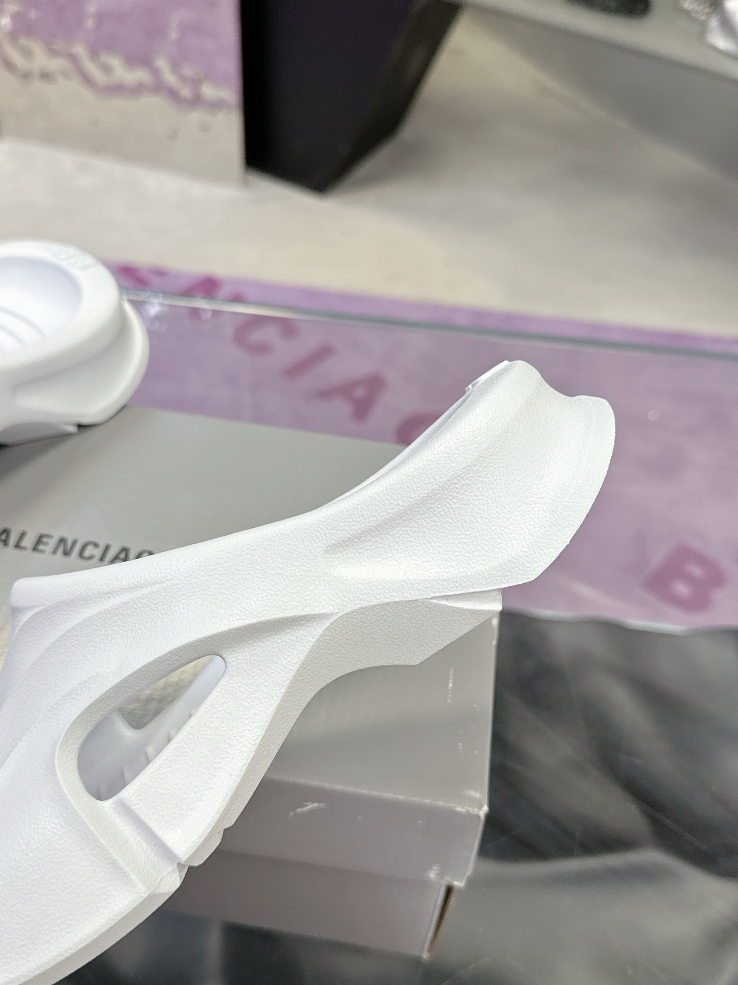 Balenciaga Logo Pool Slides: Summer Sandal Slippers for Couples - 图片 8