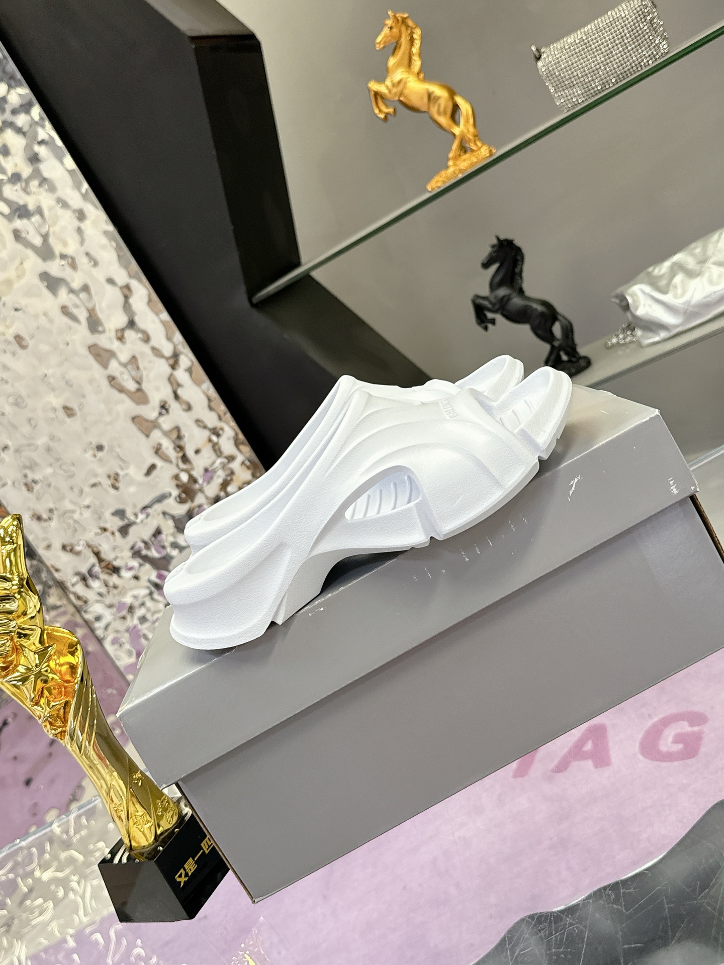 Balenciaga Logo Pool Slides: Summer Sandal Slippers for Couples - 图片 2