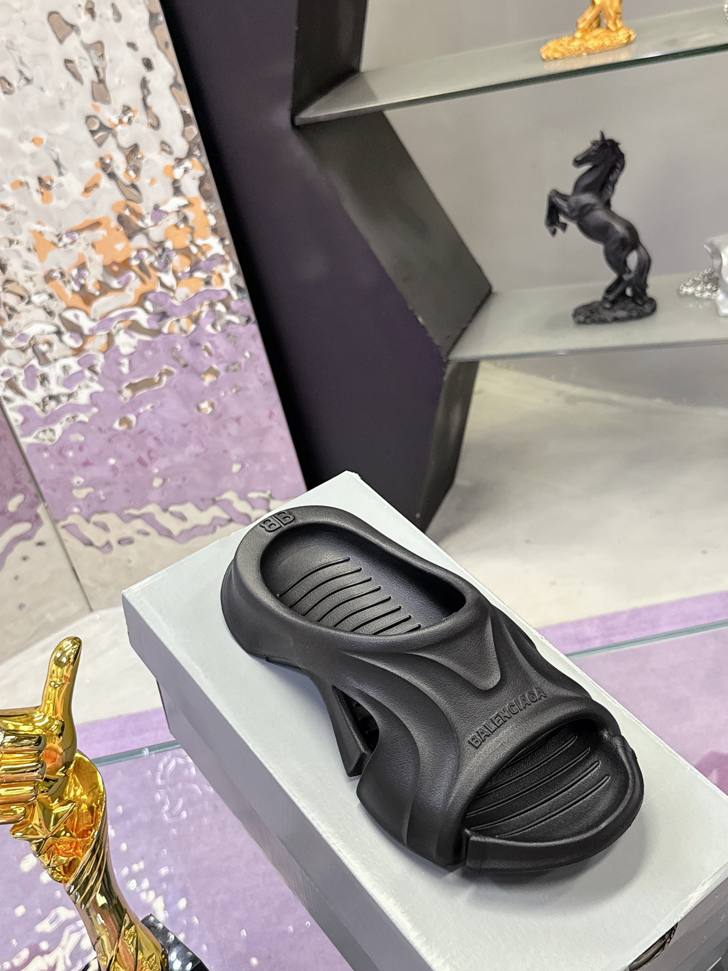 Title: Balenciaga Logo Pool Slides Summer Sandal Slippers Price: 288Couples, Real Sneakers Summary: Balenciaga Parisian Logo Pool Slides, trendy summer sandals - 图片 5