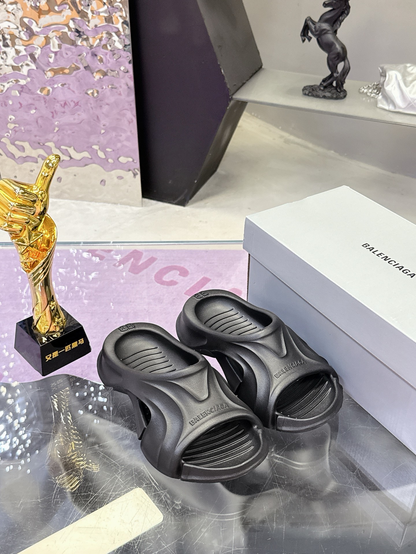 Title: Balenciaga Logo Pool Slides Summer Sandal Slippers Price: 288Couples, Real Sneakers Summary: Balenciaga Parisian Logo Pool Slides, trendy summer sandals - 图片 4