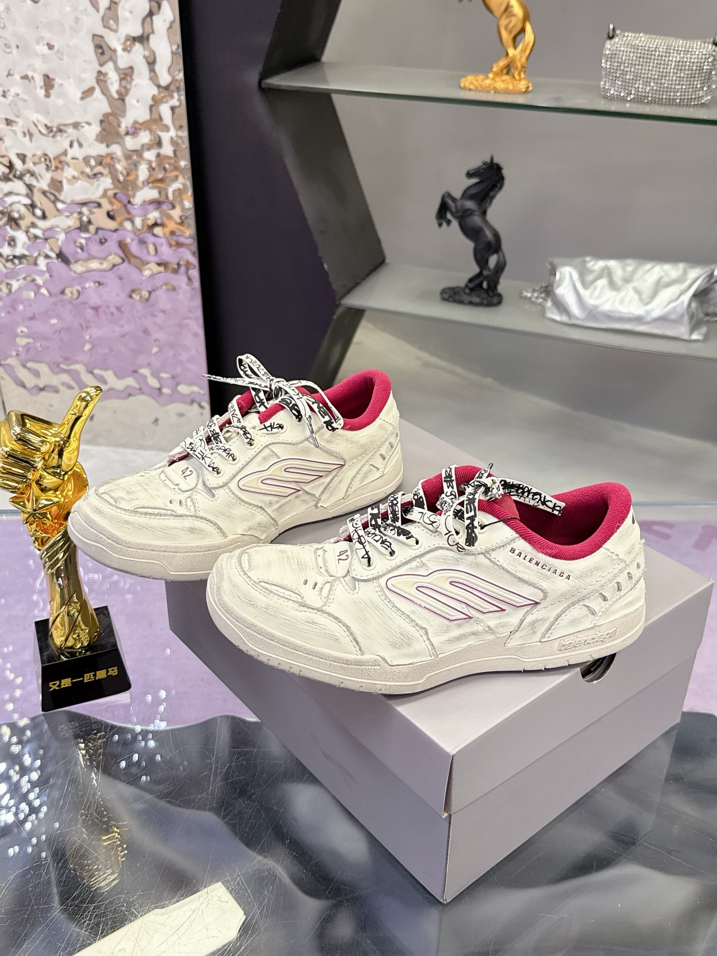 “Balenciaga Paris Family Autumn Winter Sneakers: Superstar Redgrass with Parisian B Sign, Retro Design, Cow Skin, Rubber Sole” - 图片 3