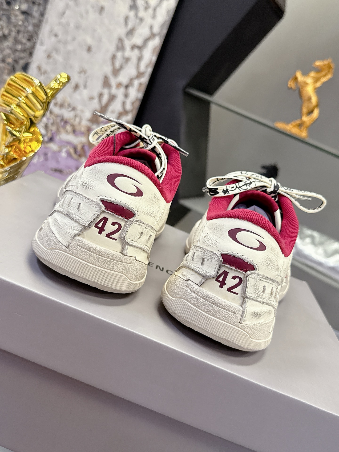 “Balenciaga Paris Family Autumn Winter Sneakers: Superstar Redgrass with Parisian B Sign, Retro Design, Cow Skin, Rubber Sole” - 图片 8