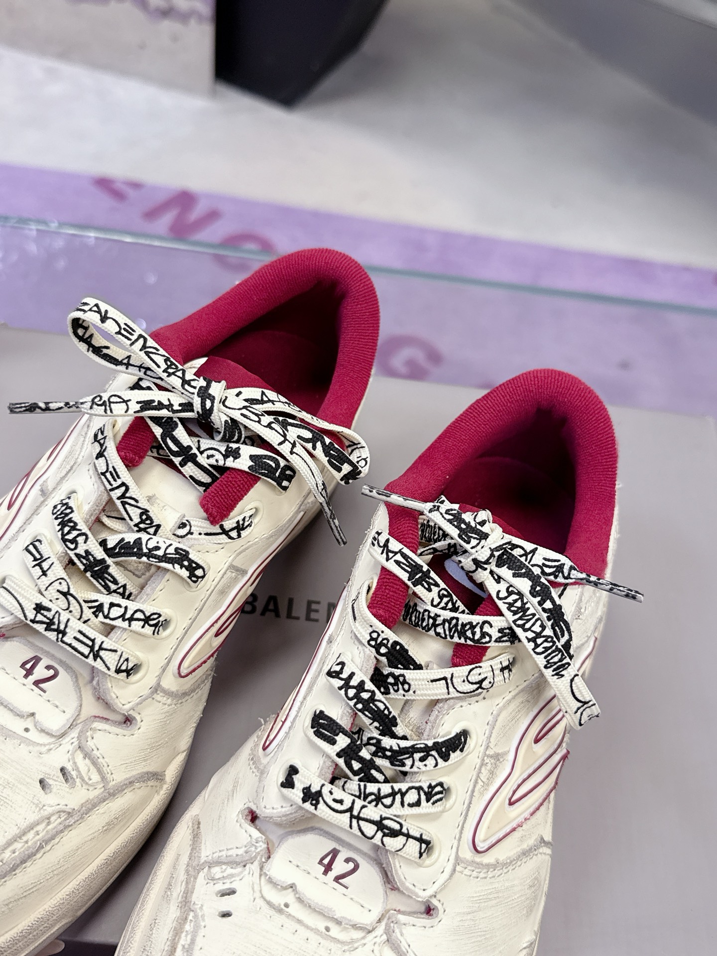 “Balenciaga Paris Family Autumn Winter Sneakers: Superstar Redgrass with Parisian B Sign, Retro Design, Cow Skin, Rubber Sole” - 图片 9