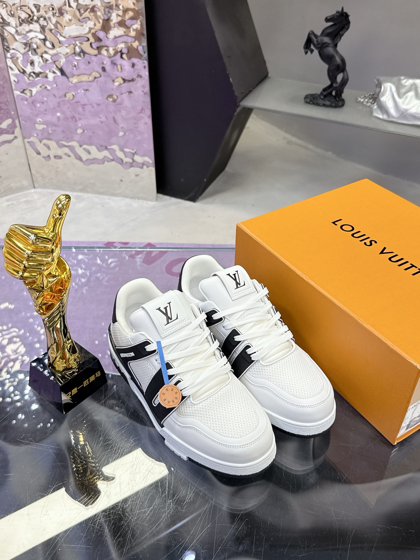 Louis Vuitton 高端品質 男款休闲运动鞋