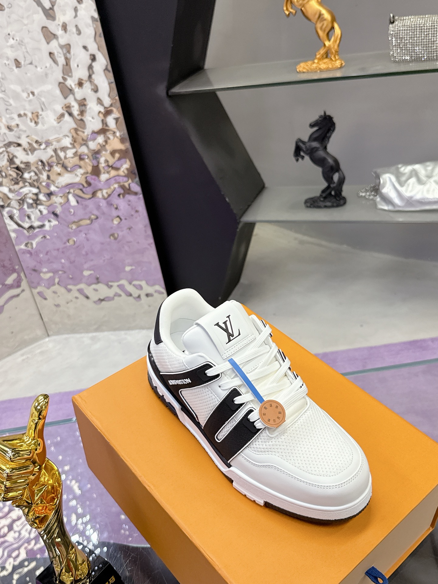 Louis Vuitton 高端品質 男款休闲运动鞋