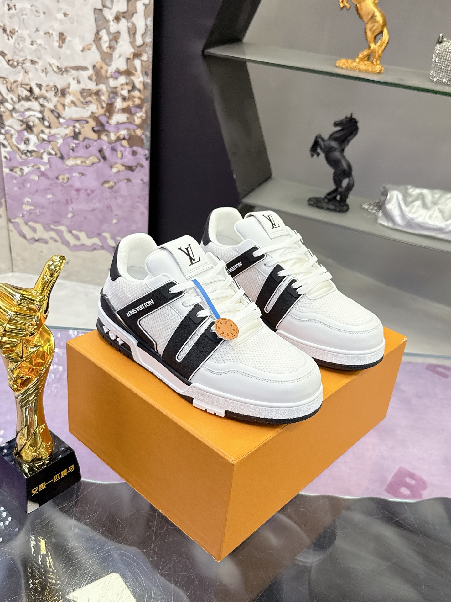 Louis Vuitton 高端品質 男款休闲运动鞋