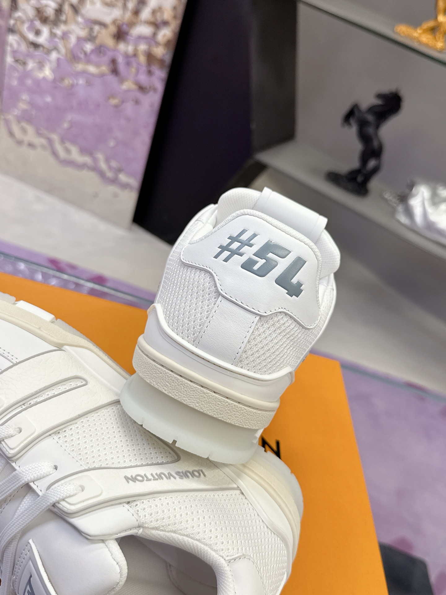 Louis Vuitton 高級休闲运动鞋 - ナパ小牛皮とブランド高丝光网帆布使用