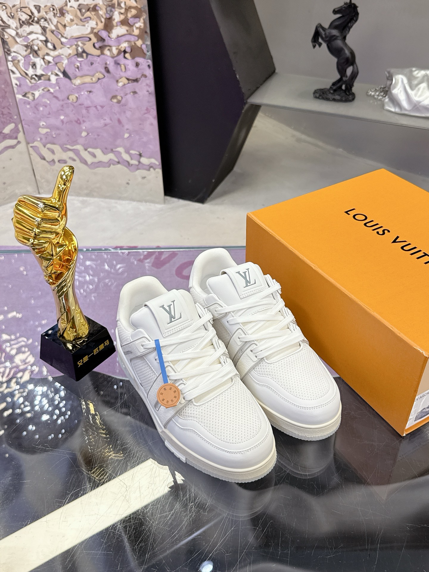 Louis Vuitton 高級休闲运动鞋 - ナパ小牛皮とブランド高丝光网帆布使用