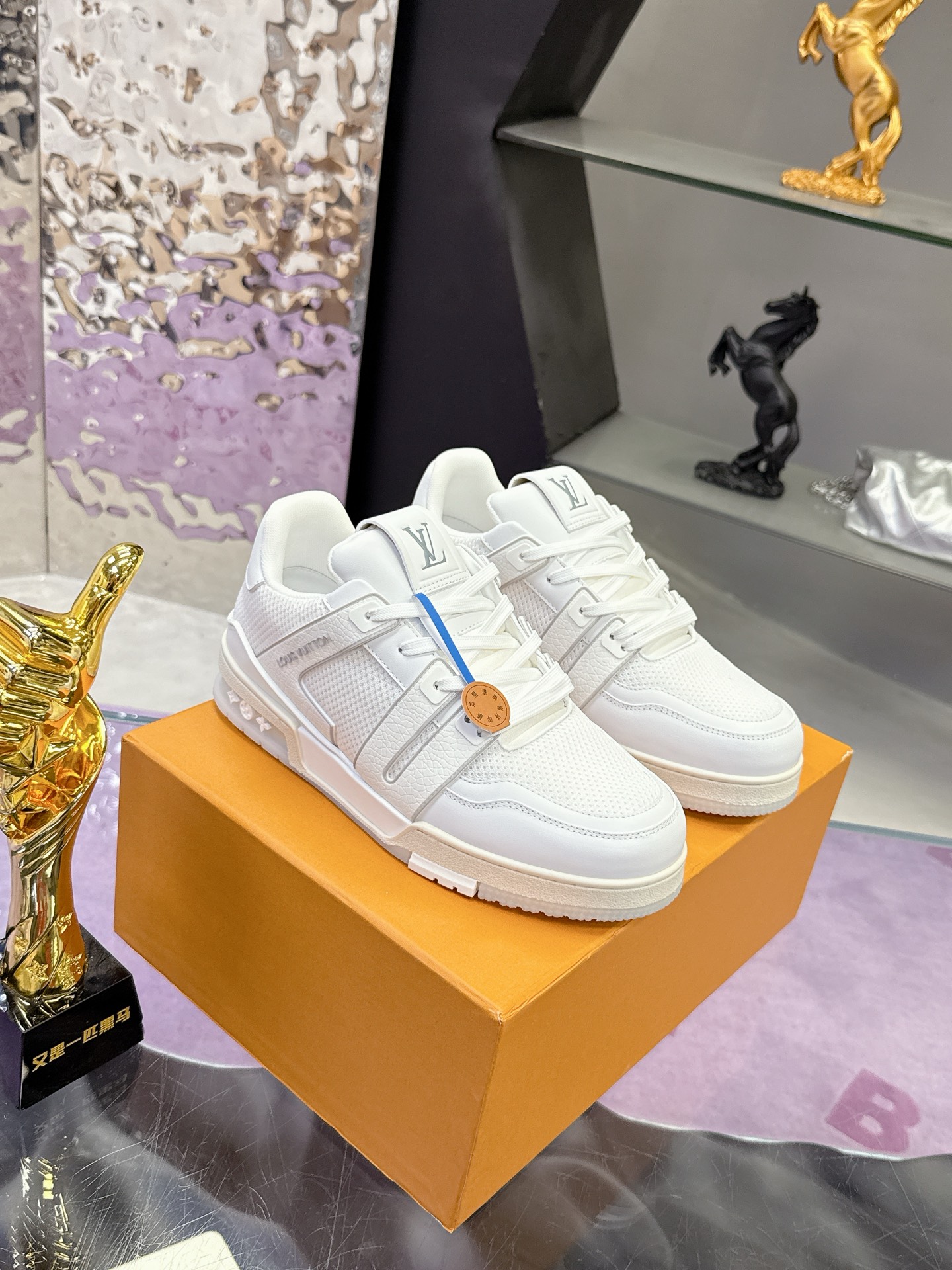 Louis Vuitton 高級休闲运动鞋 - ナパ小牛皮とブランド高丝光网帆布使用