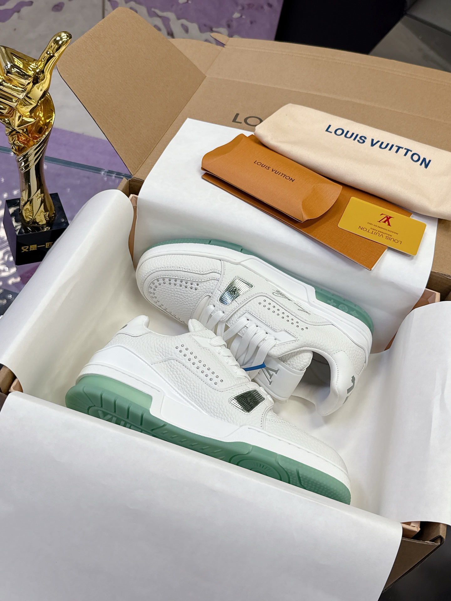 Louis Vuitton Trainer Maxi Sneakers White Leather Green Sole Designer Shoes