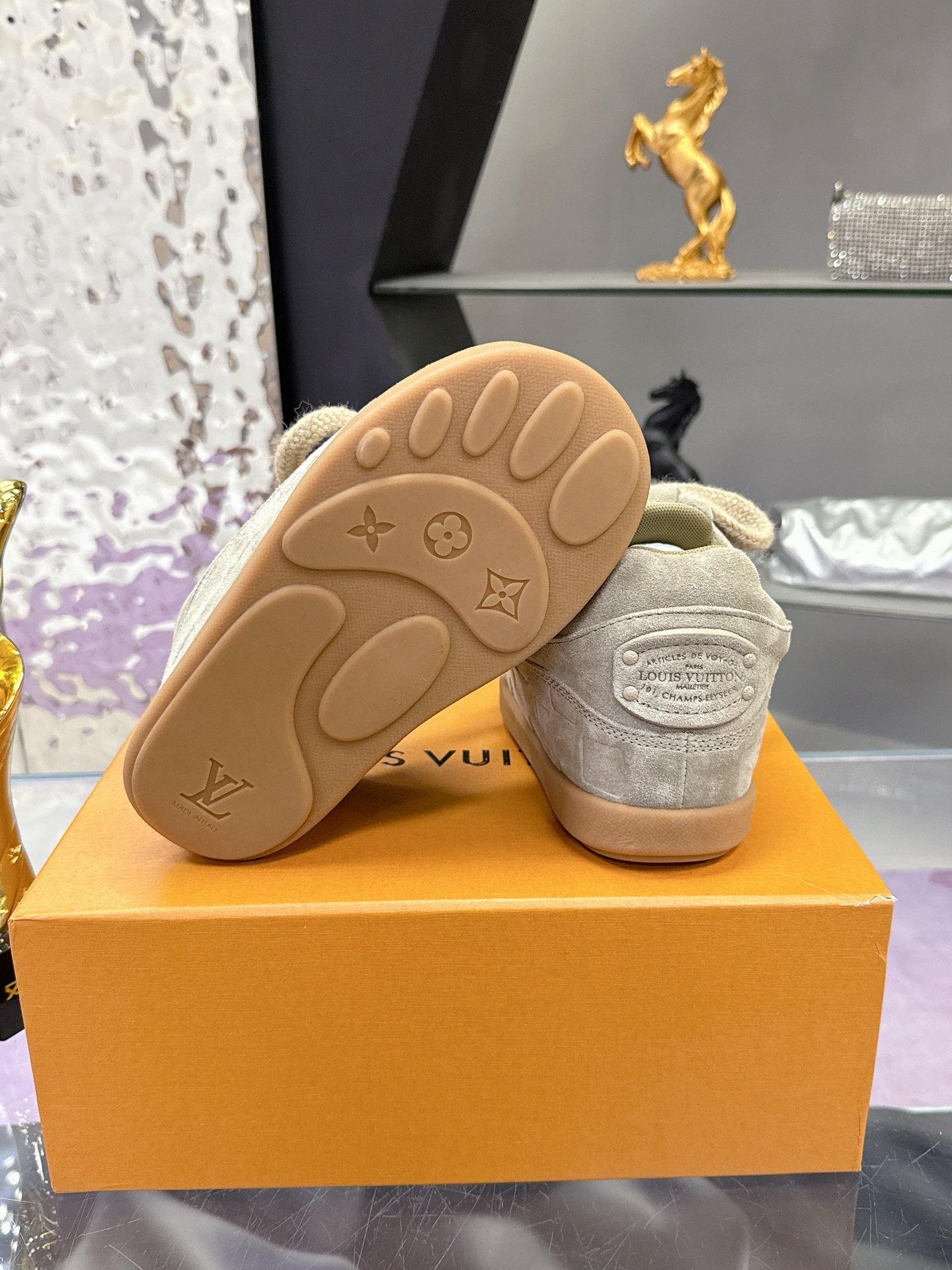 Louis Vuitton YETIコラボスニーカー 大人気カップルモデル