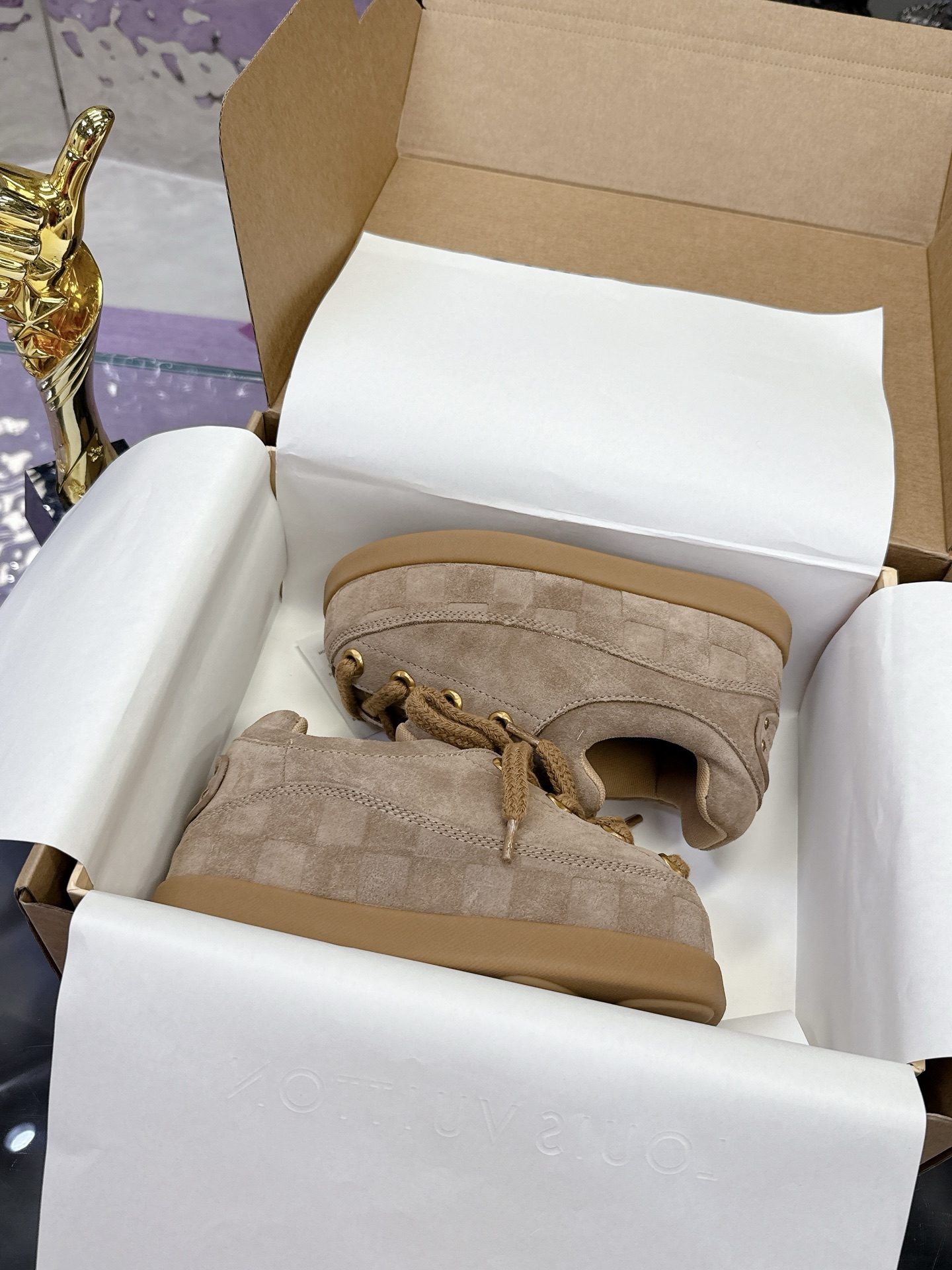 Louis Vuitton YETI コラボ スニーカー 大人気カップルモデル