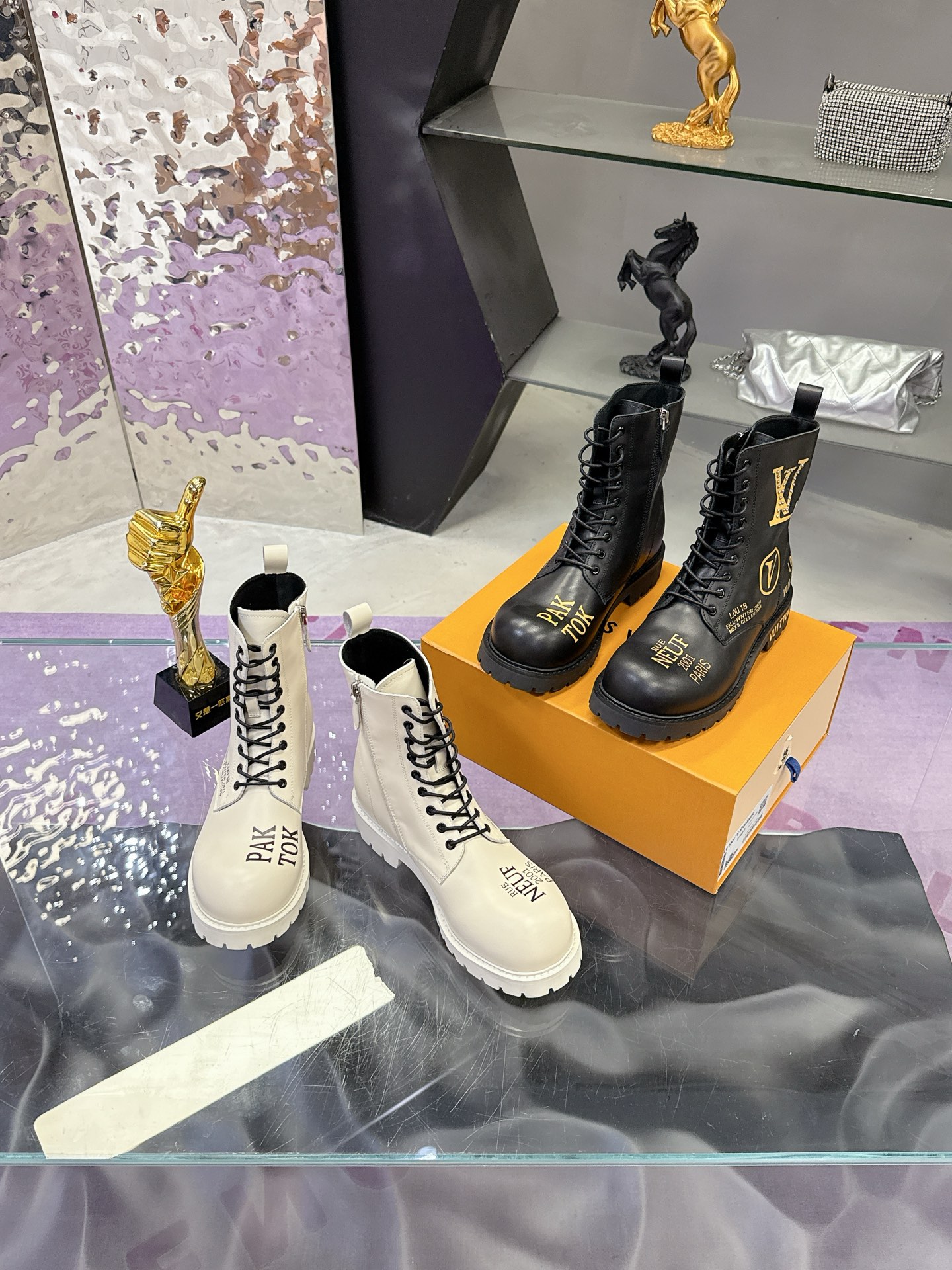 Louis Vuitton 涂鸦シリーズ カップル向けサイドジップ厚底シューズ