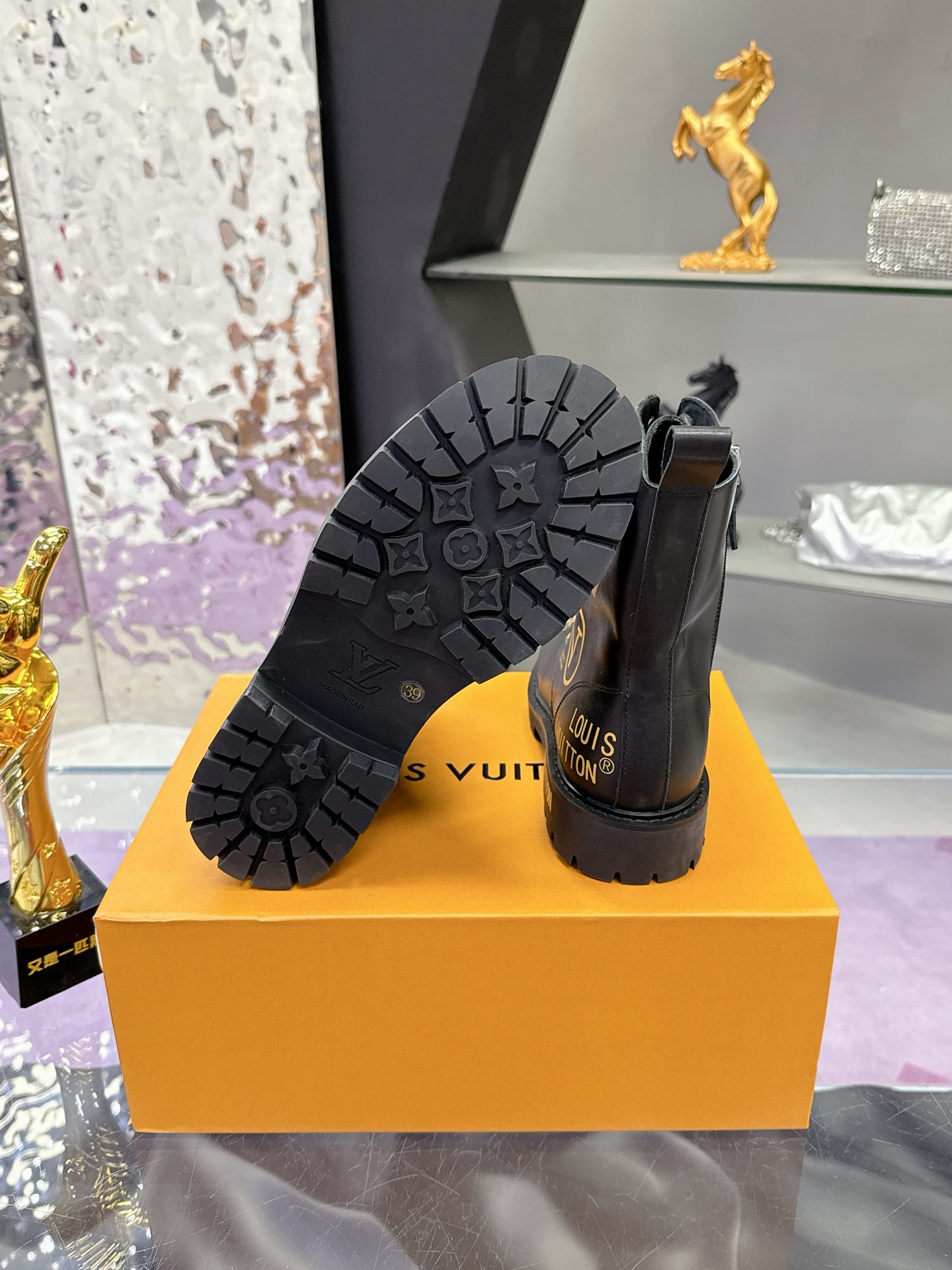 Louis Vuitton 涂鸦シリーズ カップル向けサイドジップ厚底シューズ