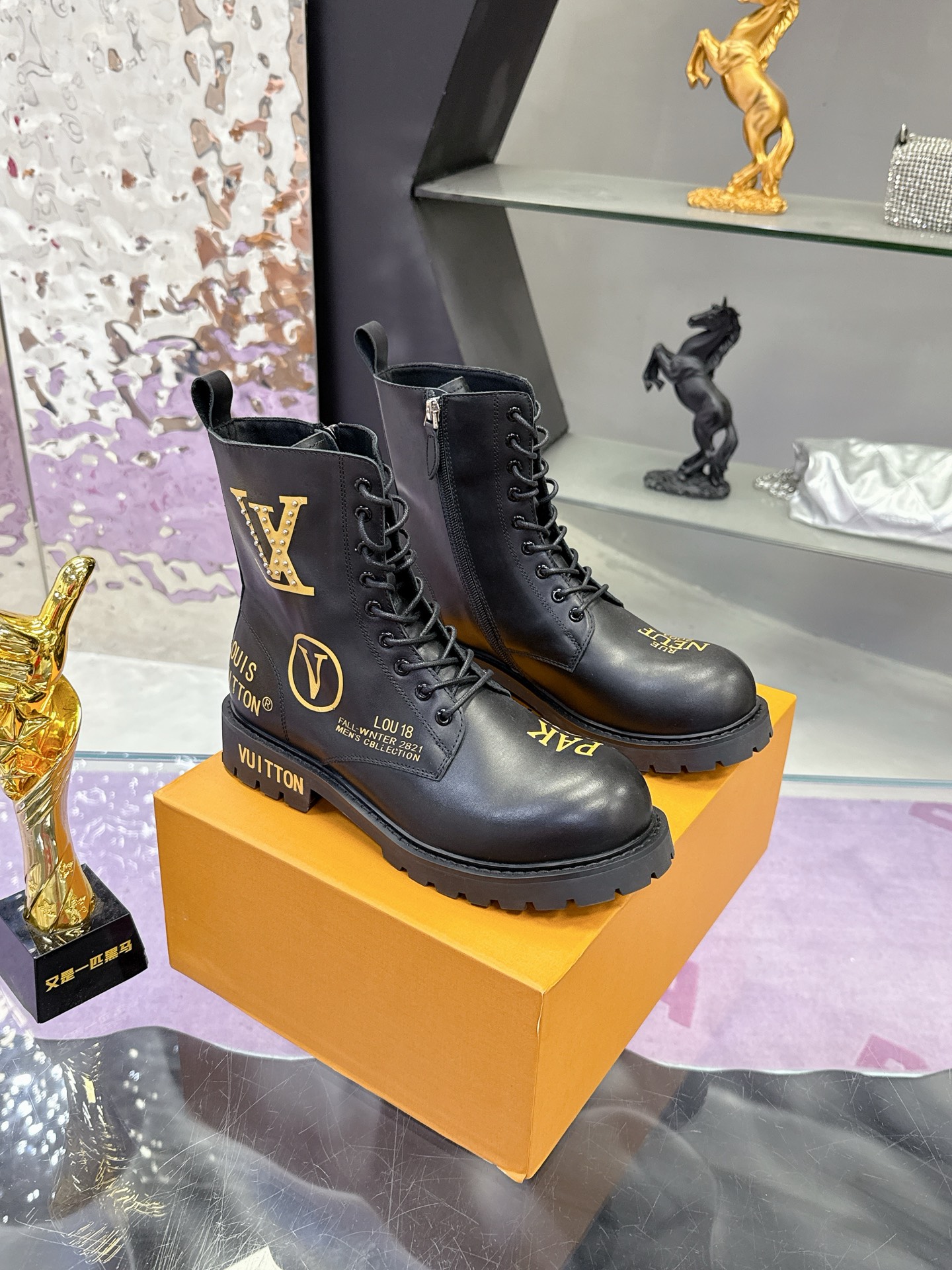 Louis Vuitton 涂鸦シリーズ カップル向けサイドジップ厚底シューズ