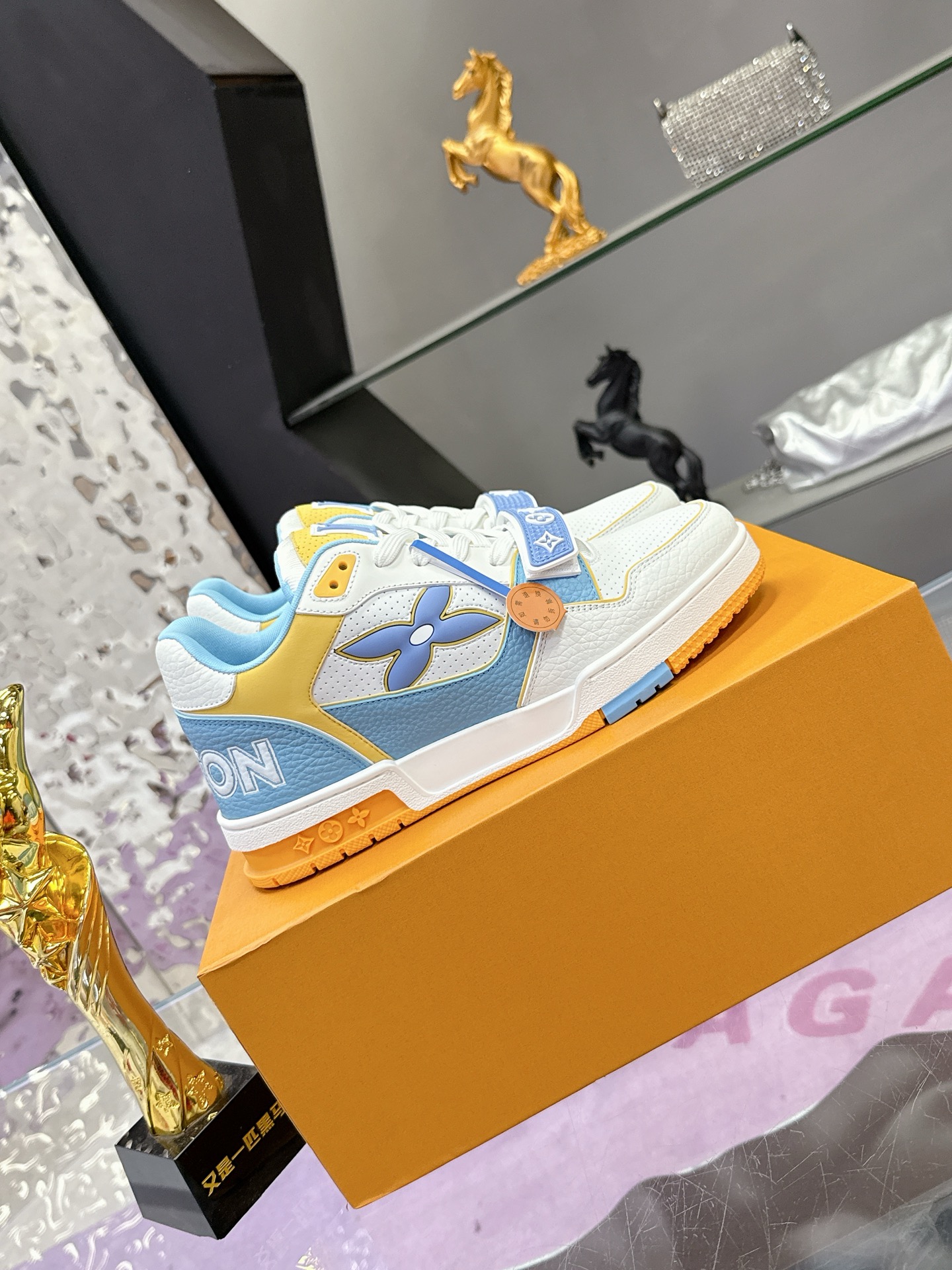 Louis Vuitton LV Trainer 新款魔术贴情侣款 スニーカー