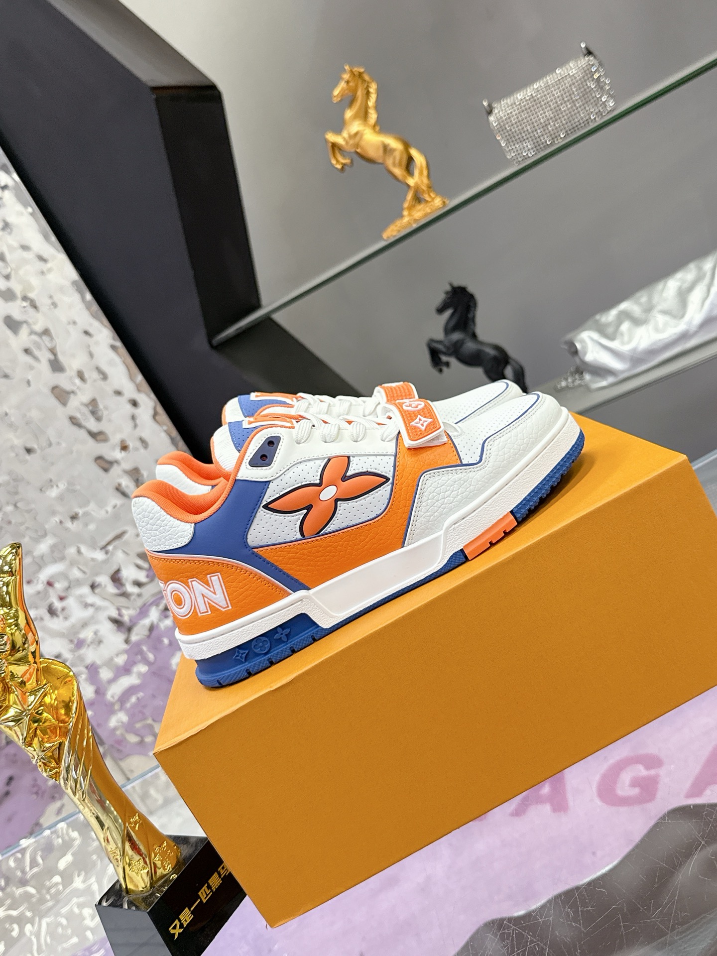 ルイ・ヴィトン LV Trainer スニーカー 男女兼用 最高級デザイン