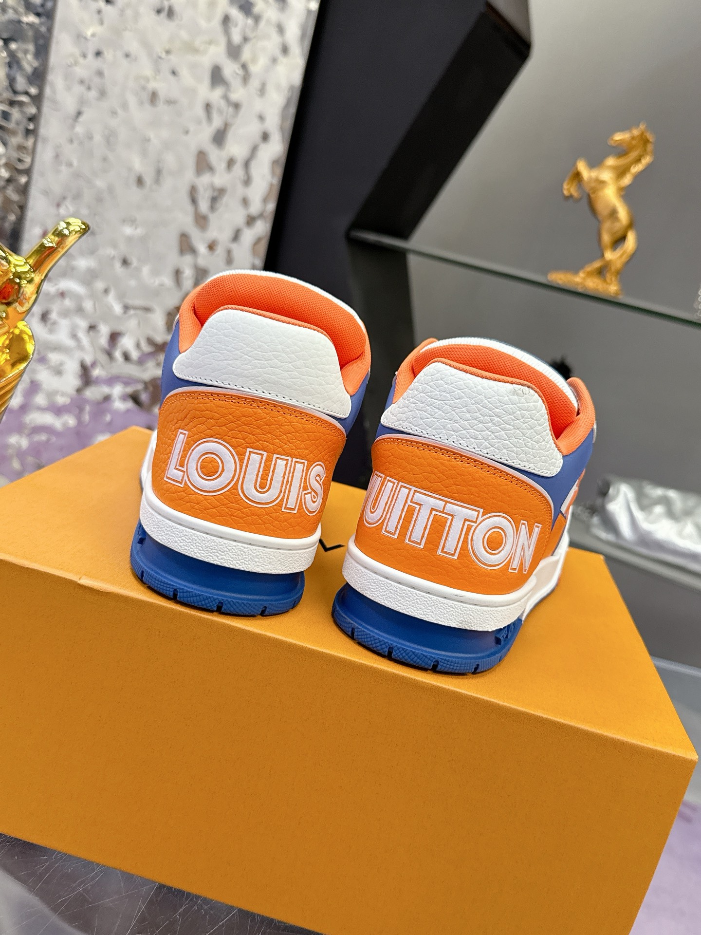 ルイ・ヴィトン LV Trainer スニーカー 男女兼用 最高級デザイン