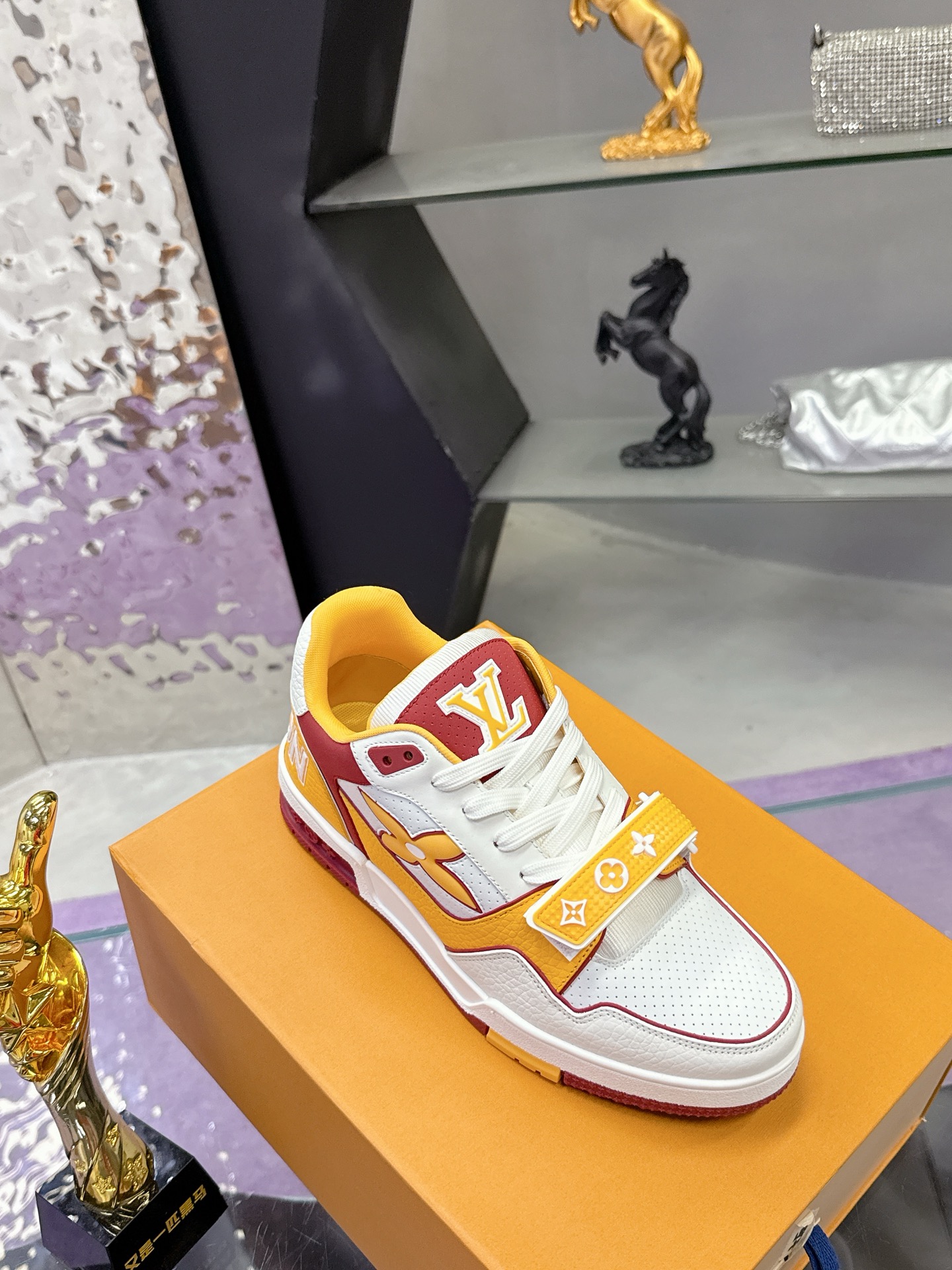 ルイ・ヴィトン LV Trainer スニーカー カップル向け デザイン性抜群