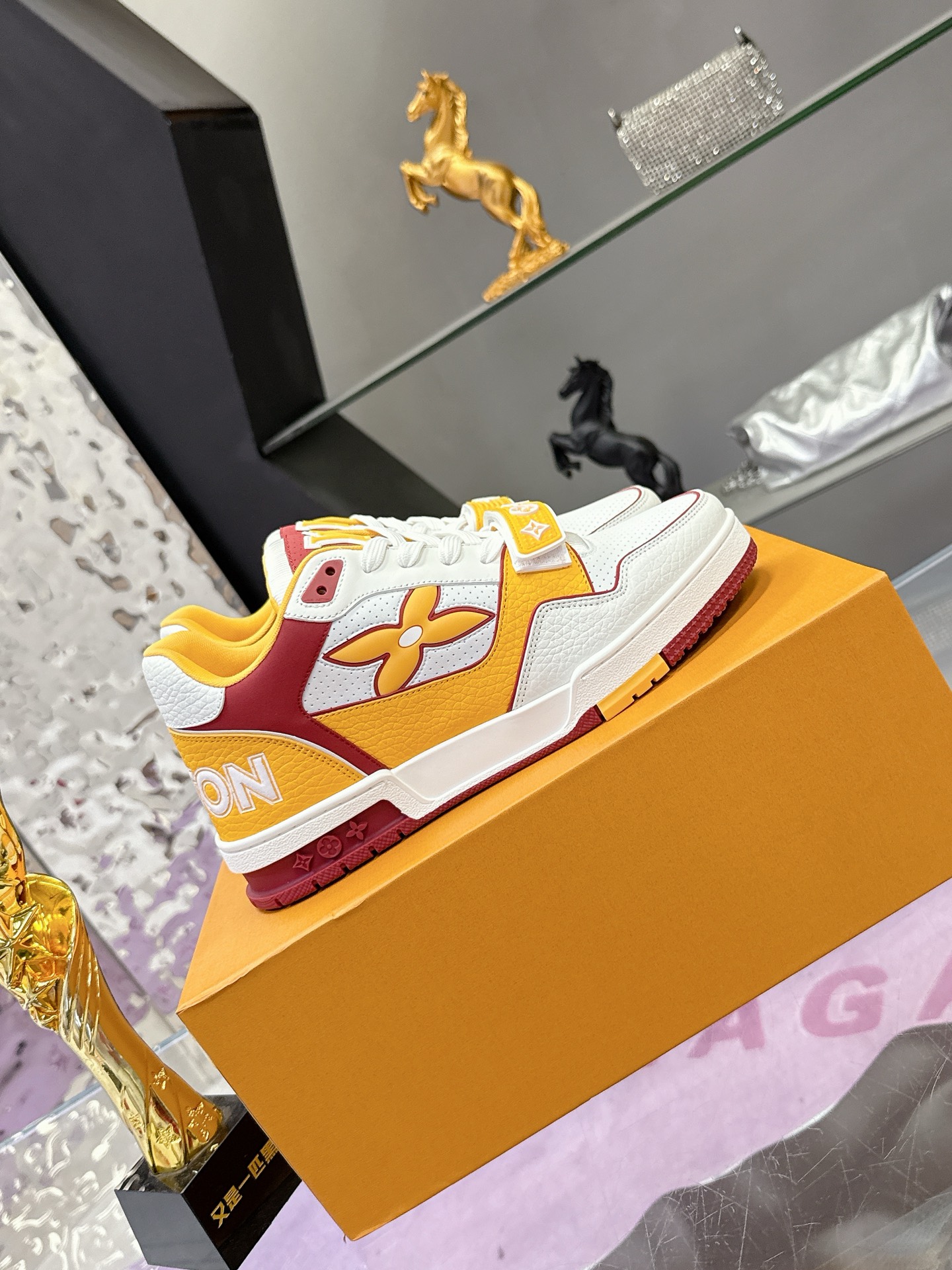 ルイ・ヴィトン LV Trainer スニーカー カップル向け デザイン性抜群