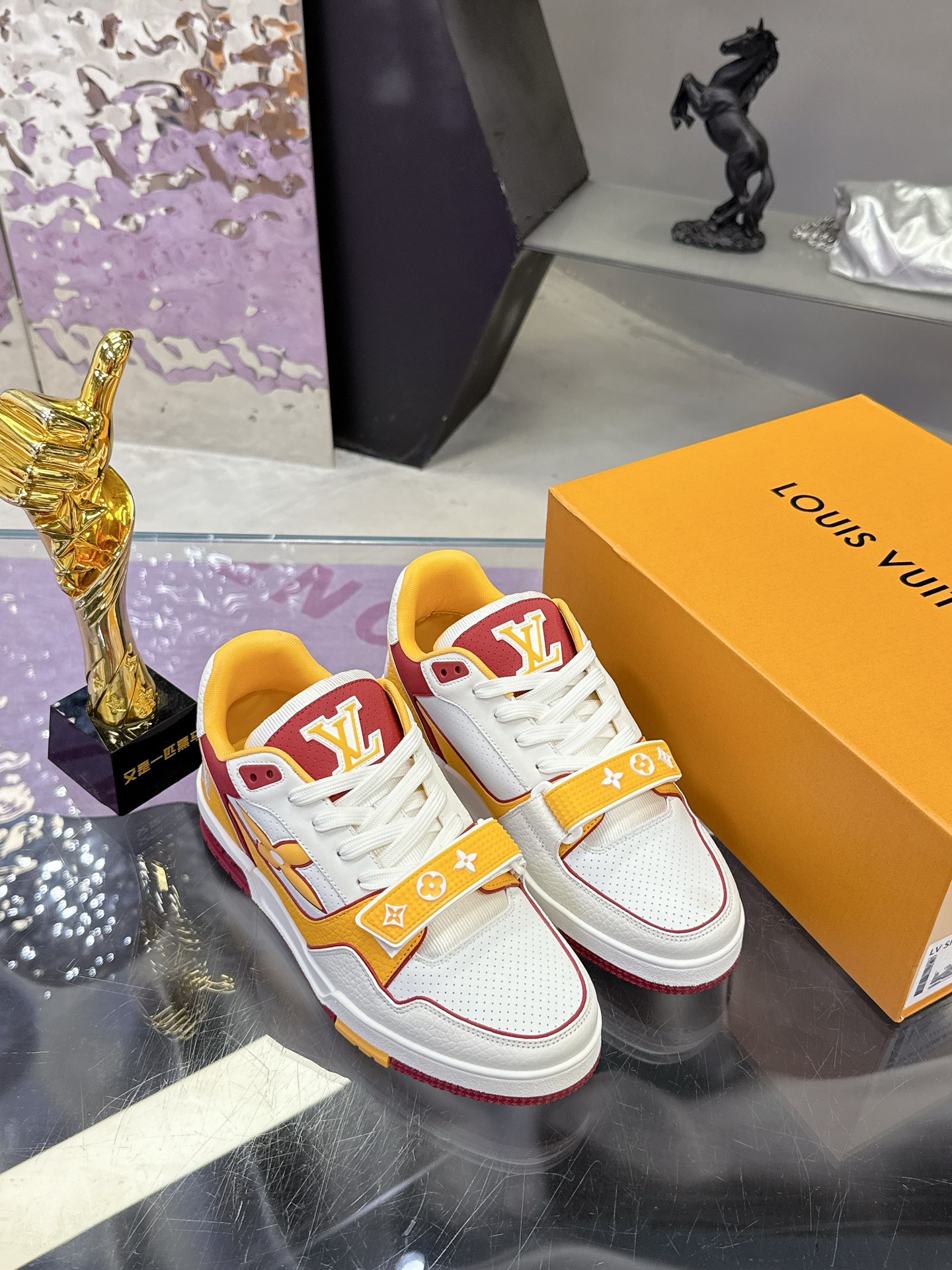 ルイ・ヴィトン LV Trainer スニーカー カップル向け デザイン性抜群