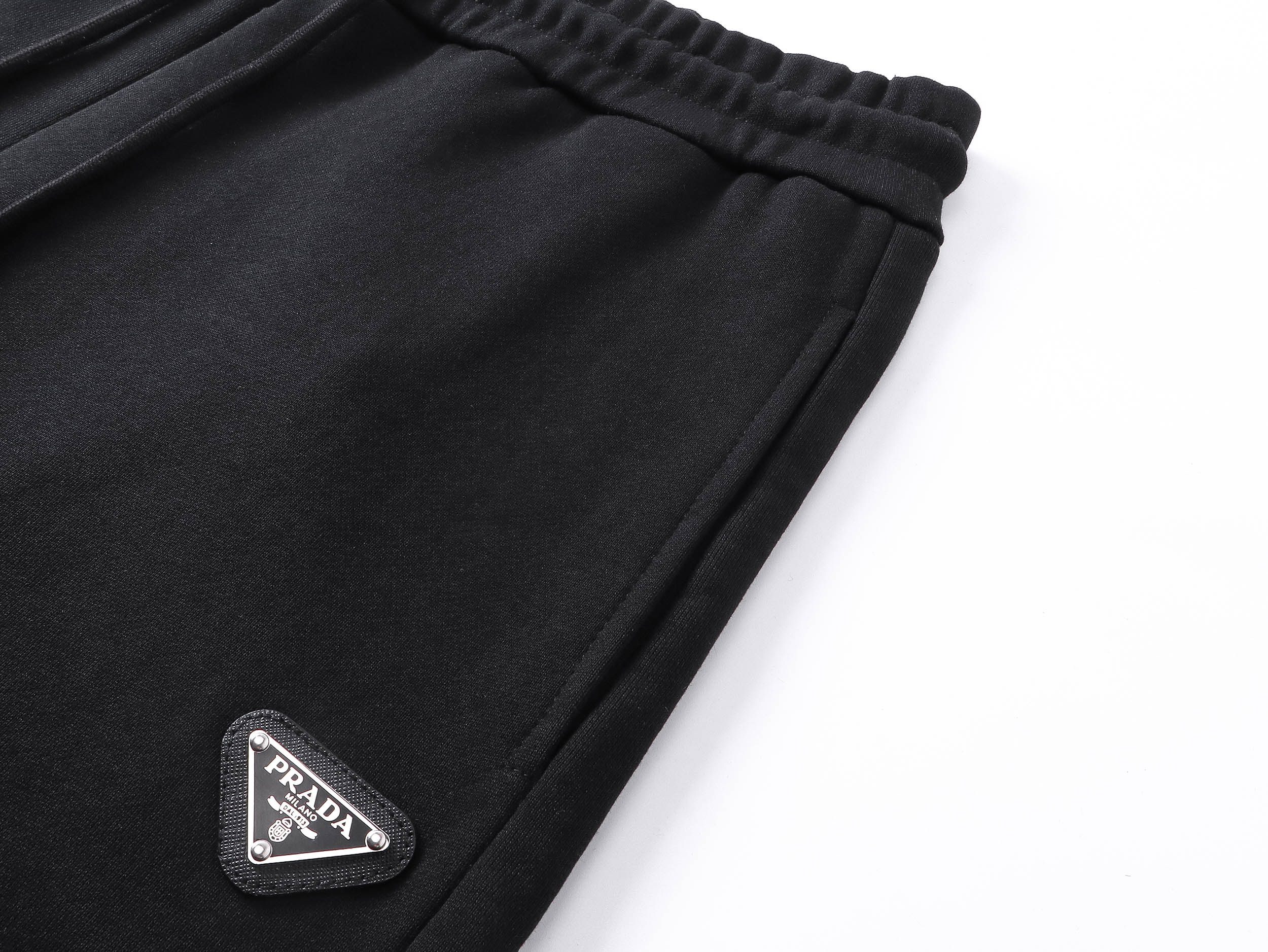 Prada/普拉达 25FW红色织带纯棉短裤 黑-Chinese UA Cheap High Quatity Brand Clothes Bags handbags Sneakers wholesale wholesaler seller from China Factory suppliers Fashion Clothing Shoes best Quality Beautiful Price Prada/普拉达 25FW红色织带纯棉短裤 黑