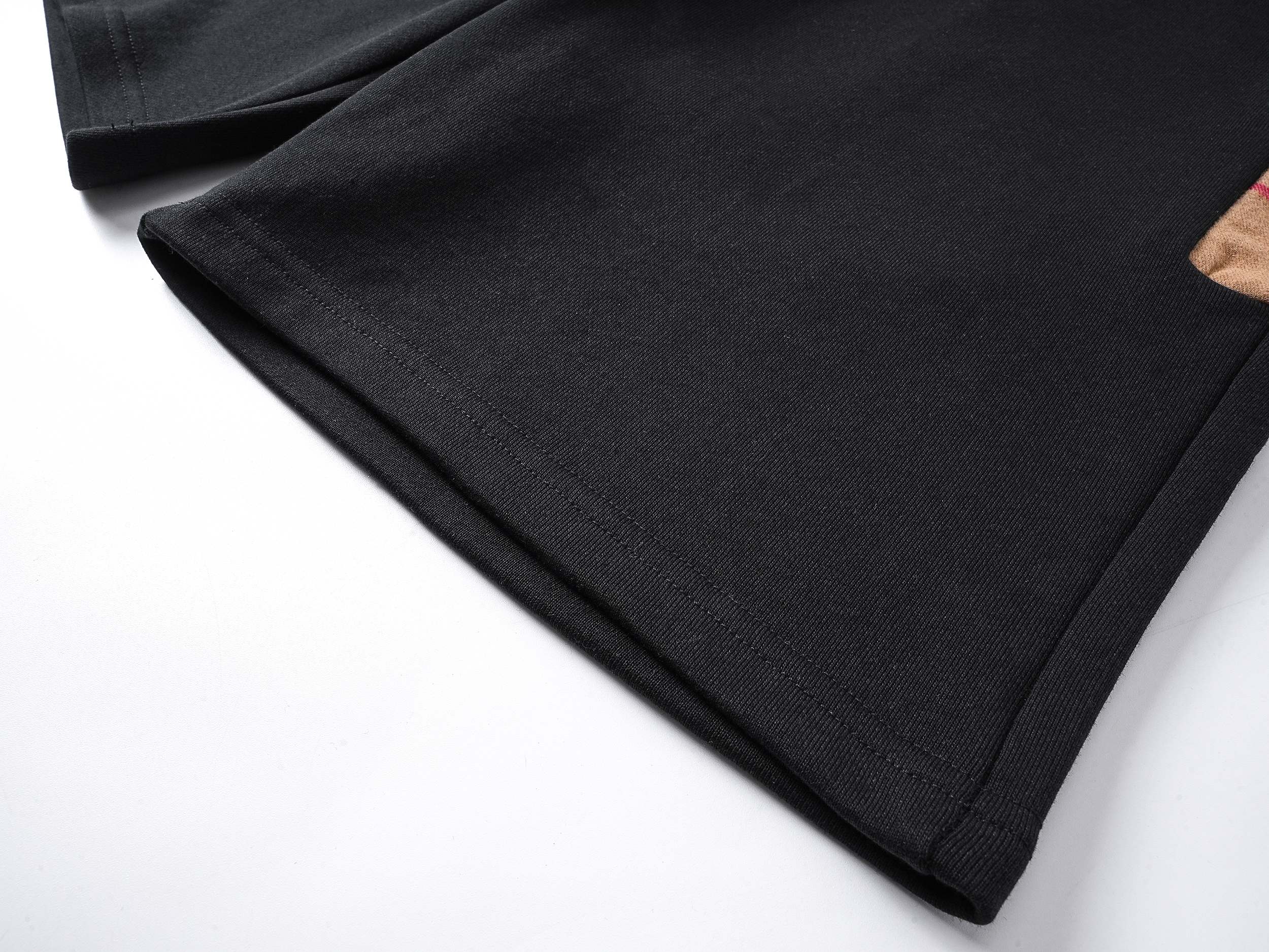 Burberry/巴宝莉 侧边网格线条短裤黑色-Chinese UA Cheap High Quatity Brand Clothes Bags handbags Sneakers wholesale wholesaler seller from China Factory suppliers Fashion Clothing Shoes best Quality Beautiful Price Burberry/巴宝莉 侧边网格线条短裤黑色