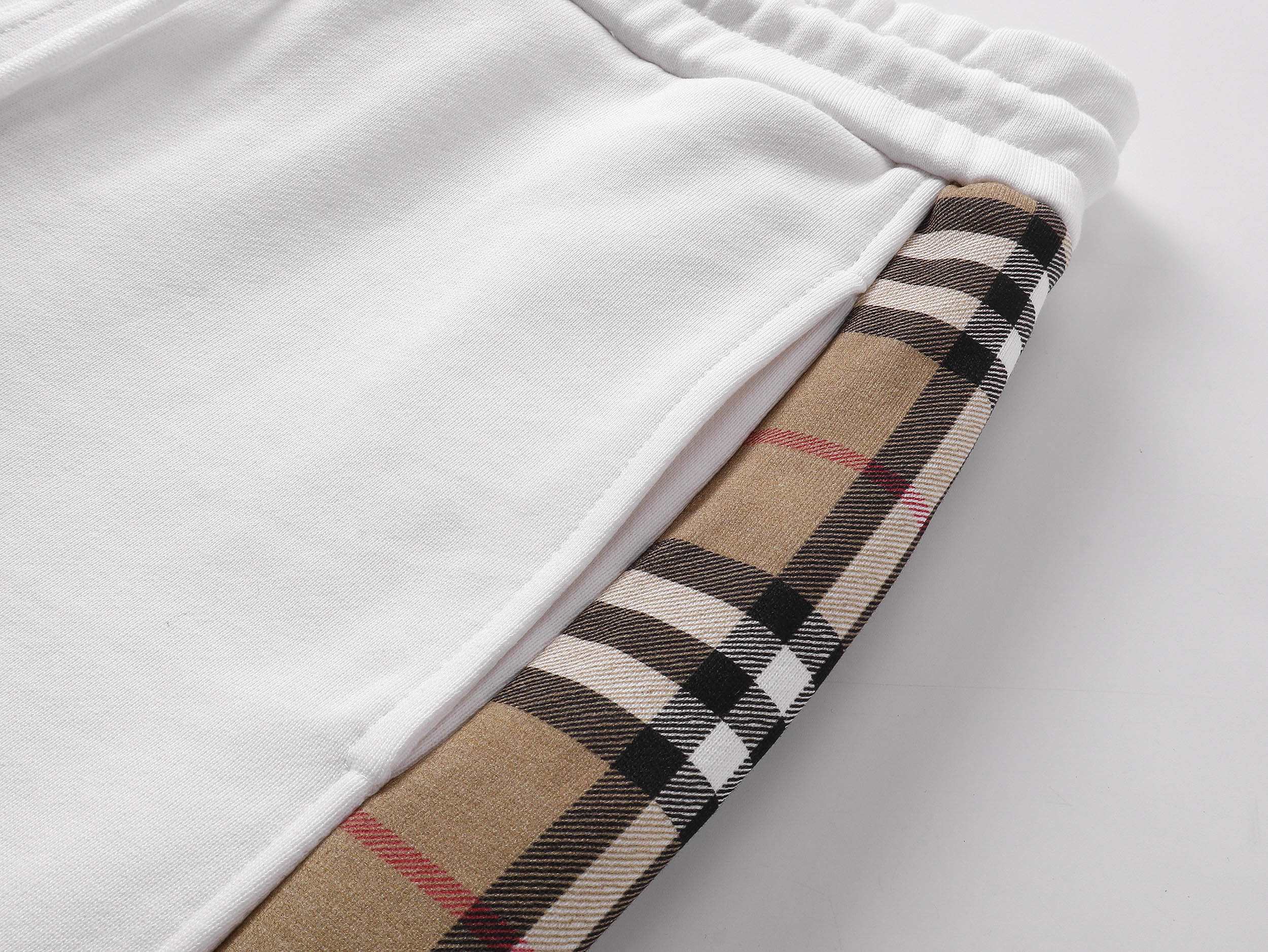 BURBERRY/巴宝莉 24FW经典侧边串标短裤 五分裤-Chinese UA Cheap High Quatity Brand Clothes Bags handbags Sneakers wholesale wholesaler seller from China Factory suppliers Fashion Clothing Shoes best Quality Beautiful Price BURBERRY/巴宝莉 24FW经典侧边串标短裤 五分裤