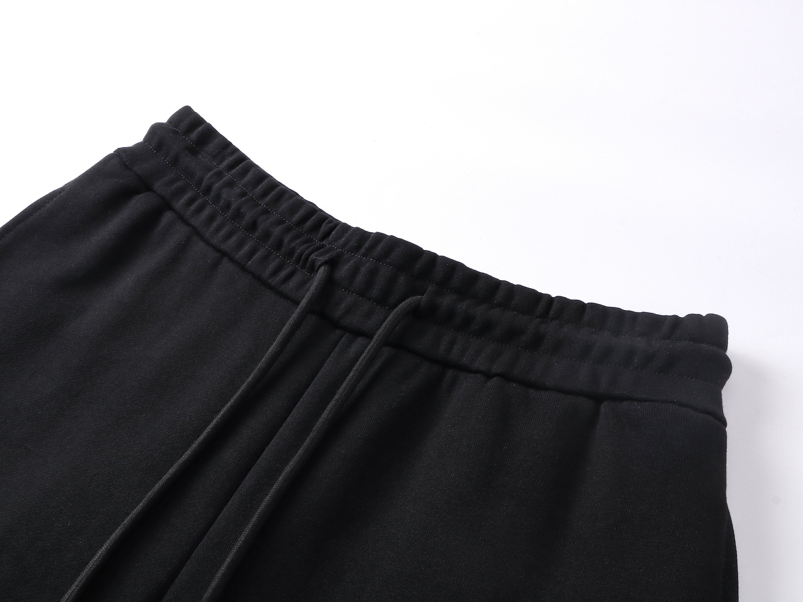 Burberry/巴宝莉 25ss 战马刺绣短裤黑色 白色 宽松版型-Chinese UA Cheap High Quatity Brand Clothes Bags handbags Sneakers wholesale wholesaler seller from China Factory suppliers Fashion Clothing Shoes best Quality Beautiful Price Burberry/巴宝莉 25ss 战马刺绣短裤黑色 白色 宽松版型