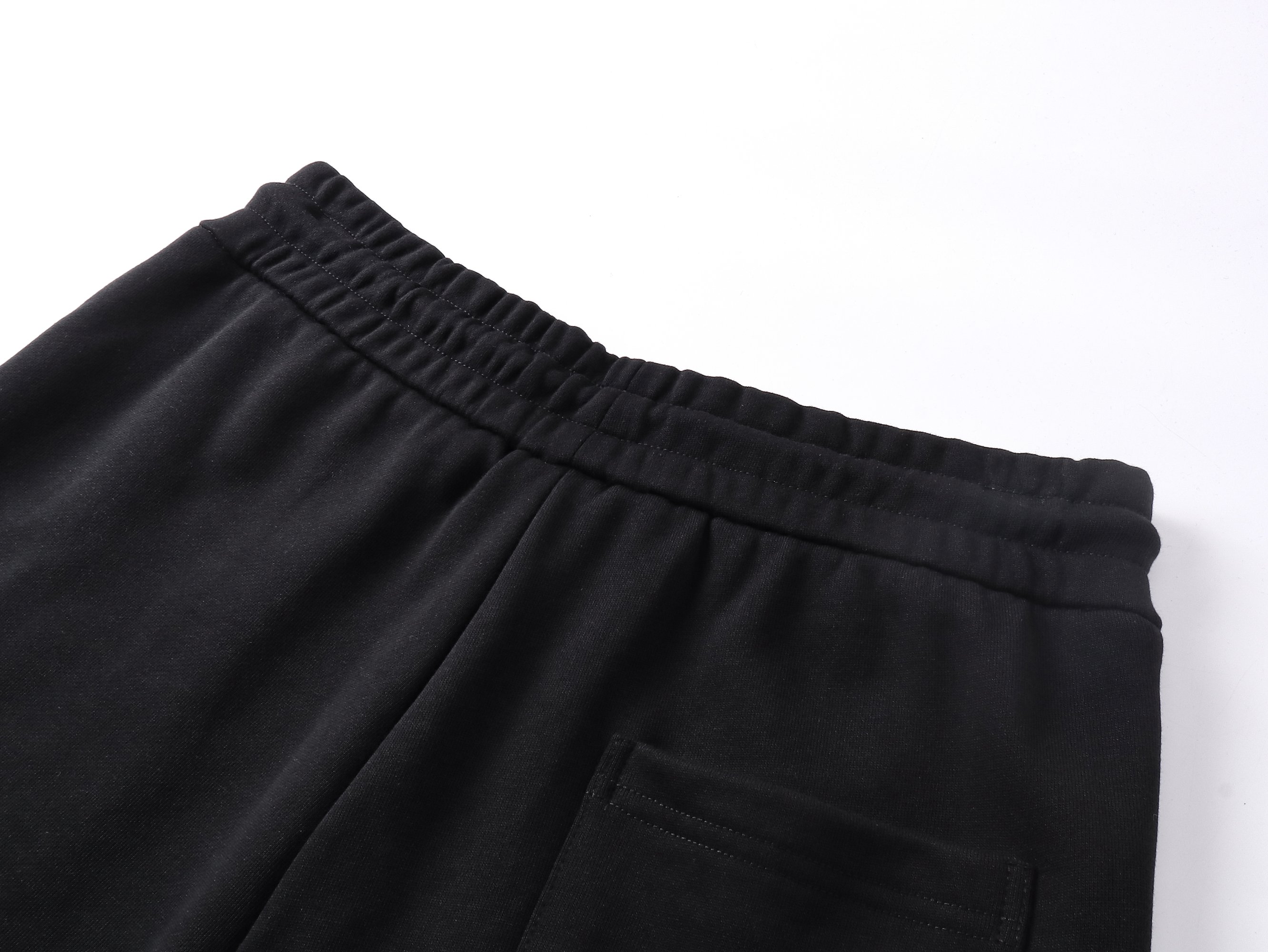 Burberry/巴宝莉 25ss 战马刺绣短裤黑色 白色 宽松版型-Chinese UA Cheap High Quatity Brand Clothes Bags handbags Sneakers wholesale wholesaler seller from China Factory suppliers Fashion Clothing Shoes best Quality Beautiful Price Burberry/巴宝莉 25ss 战马刺绣短裤黑色 白色 宽松版型