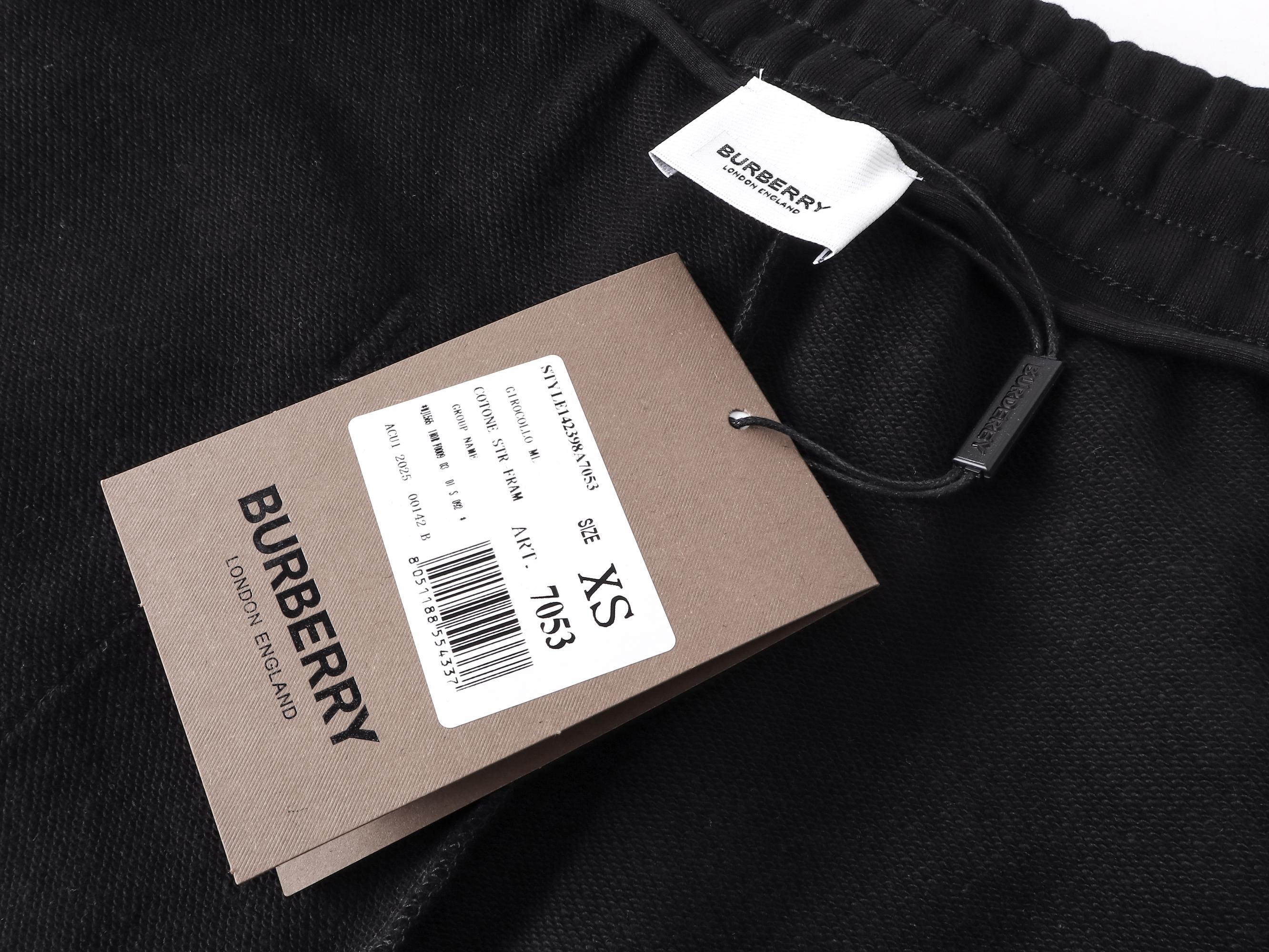Burberry/巴宝莉 25ss 战马刺绣短裤黑色 白色 宽松版型-Chinese UA Cheap High Quatity Brand Clothes Bags handbags Sneakers wholesale wholesaler seller from China Factory suppliers Fashion Clothing Shoes best Quality Beautiful Price Burberry/巴宝莉 25ss 战马刺绣短裤黑色 白色 宽松版型